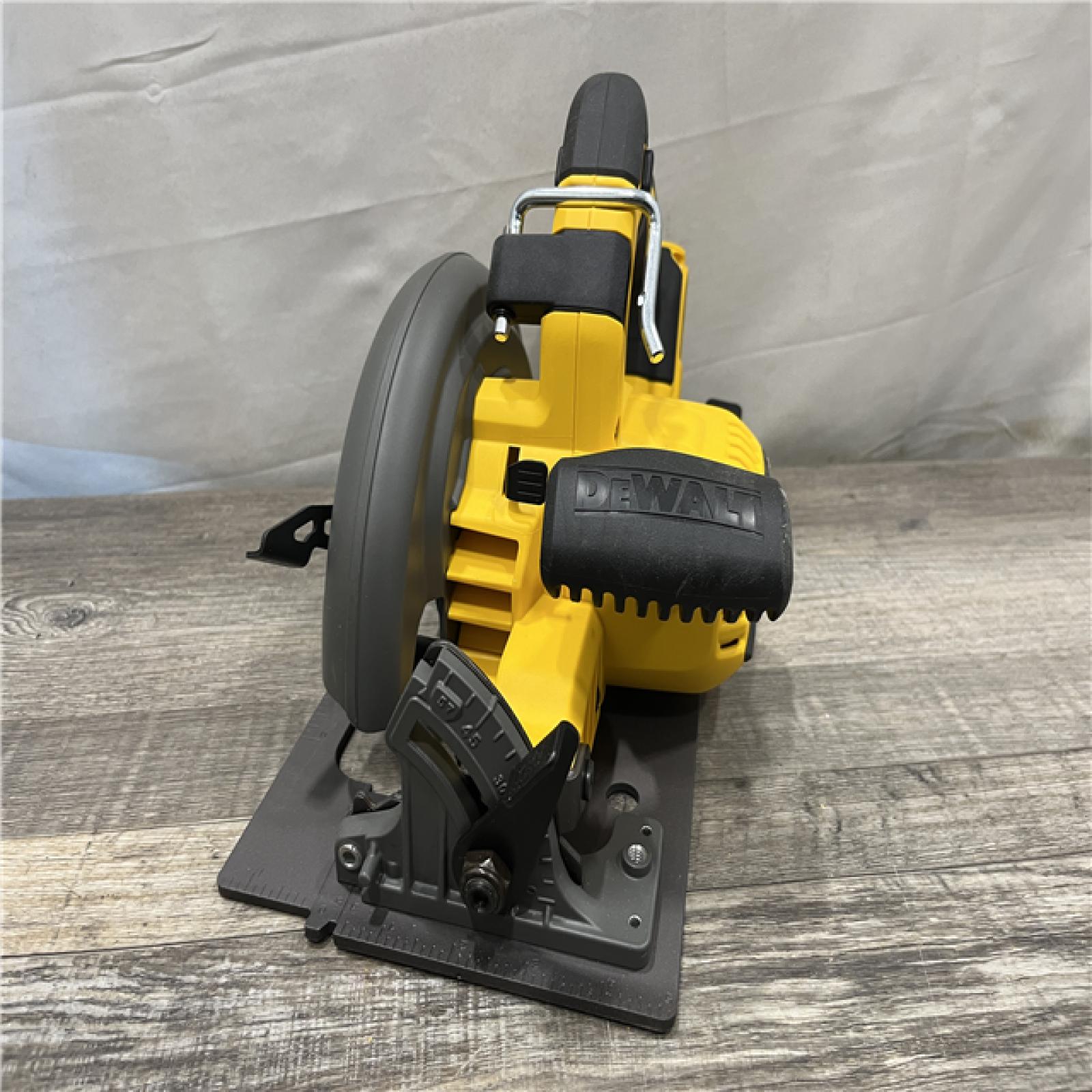 AS-IS DEWALT FLEXVOLT 60V MAX Cordless Brushless 7-1/4 in. Circular Saw with Brake (Tool Only)