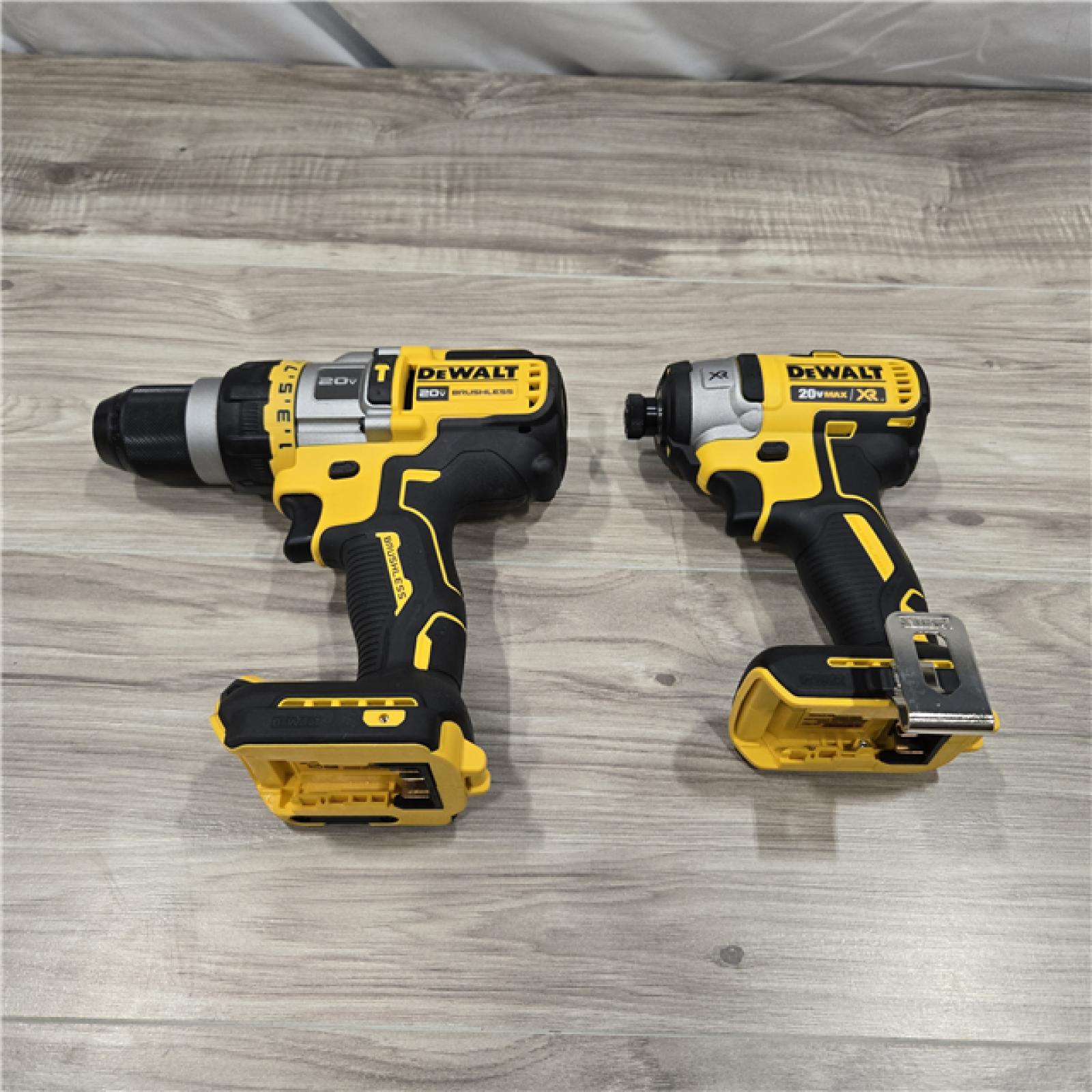 LIKE NEW! - DEWALT 20V MAX Cordless Brushless Hammer Drill/Driver 2 Tool Combo Kit with FLEXVOLT ADVANTAGE