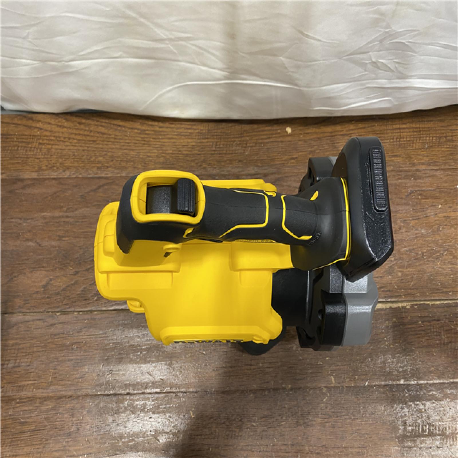AS-IS DEWALT 20V MAX* XR Brushless Cordless Handheld Blower Kit