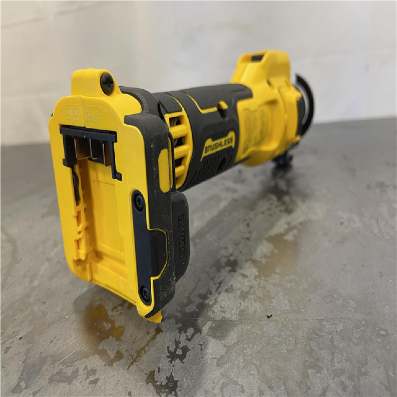 AS-IS - DEWALT 20V MAX Cordless Cut-Out Tool
