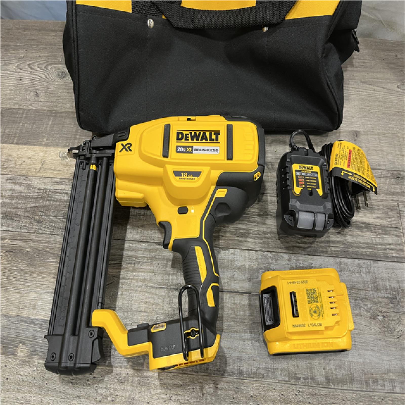 AS-IS DEWALT 20V MAX XR 18 Gauge Brad Nailer Kit