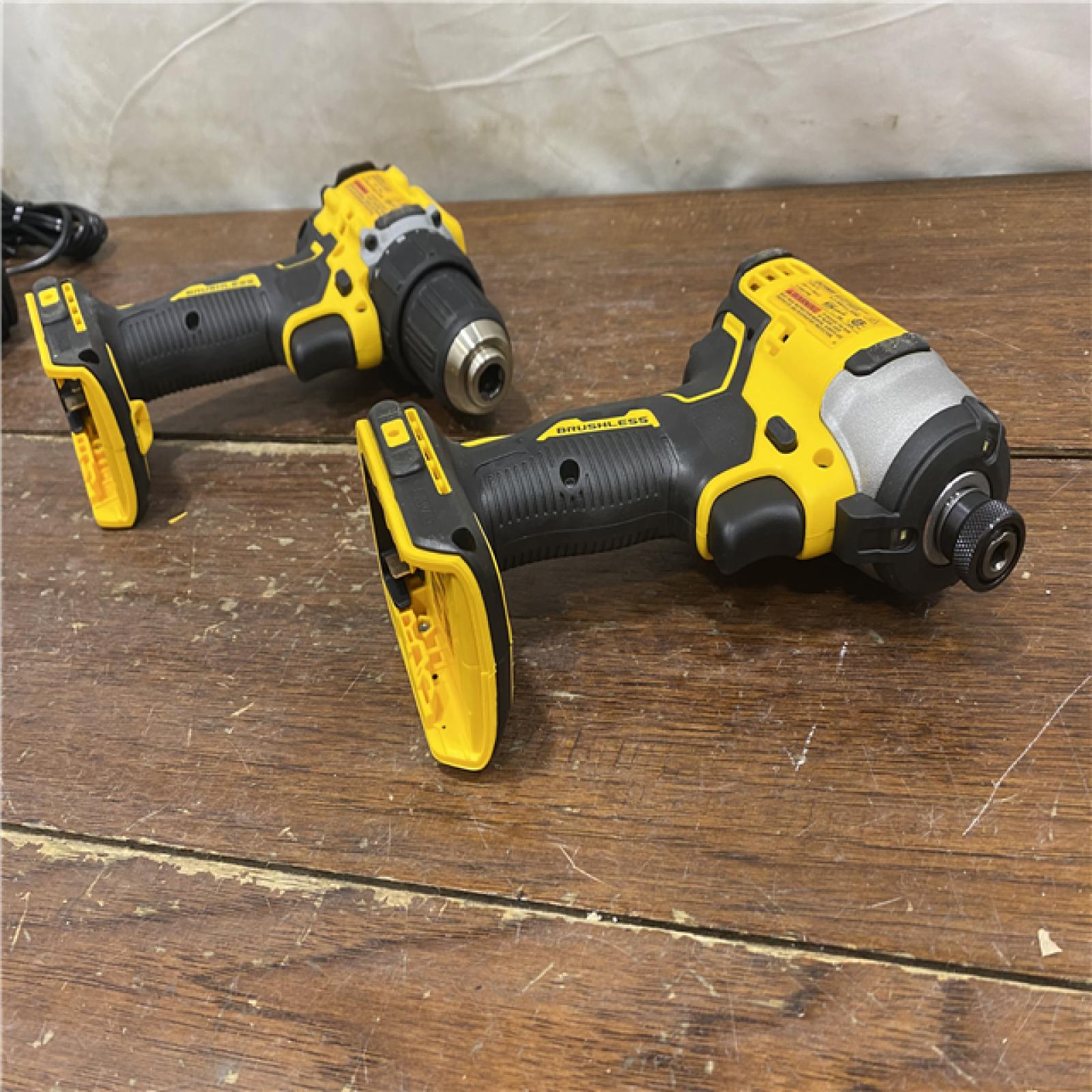 AS-IS DEWALT ATOMIC 20-Volt MAX Lithium-Ion Cordless Combo Kit (2-Tool) with (2) 2.0Ah Batteries, Charger and Bag