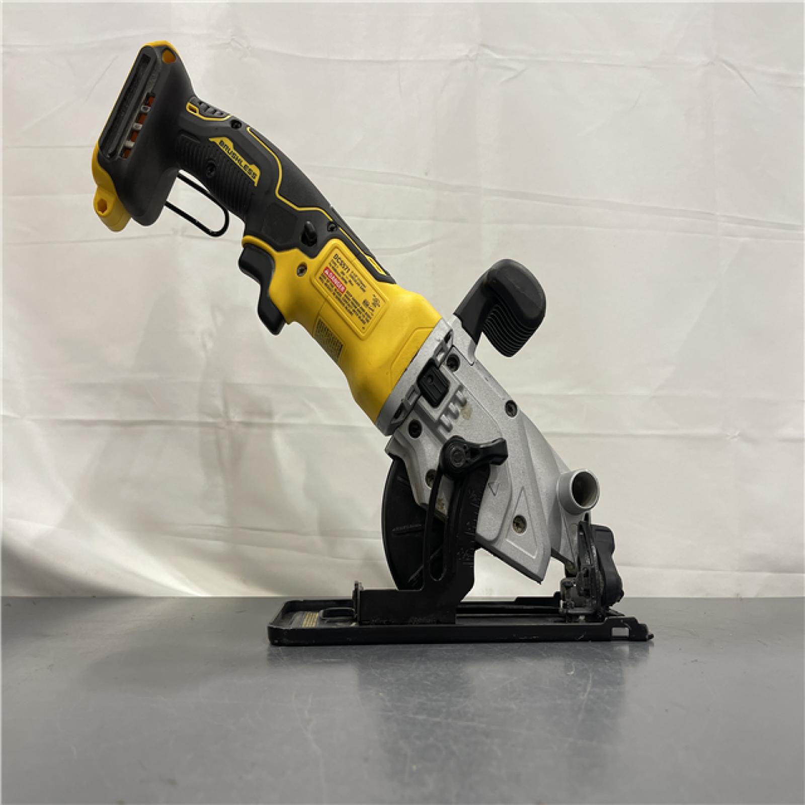 AS-IS - DEWALT ATOMIC 20V MAX Cordless Brushless 4-1/2 in. Circular Saw (Tool Only)