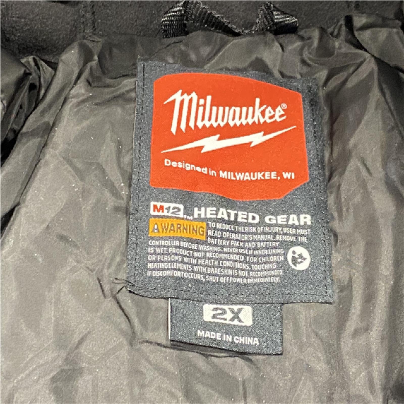 AS-IS Milwaukee Men's 2 X-Large 12V Lithium-Ion Cordless Axis Black Heated Quilted Hooded Jacket Kit