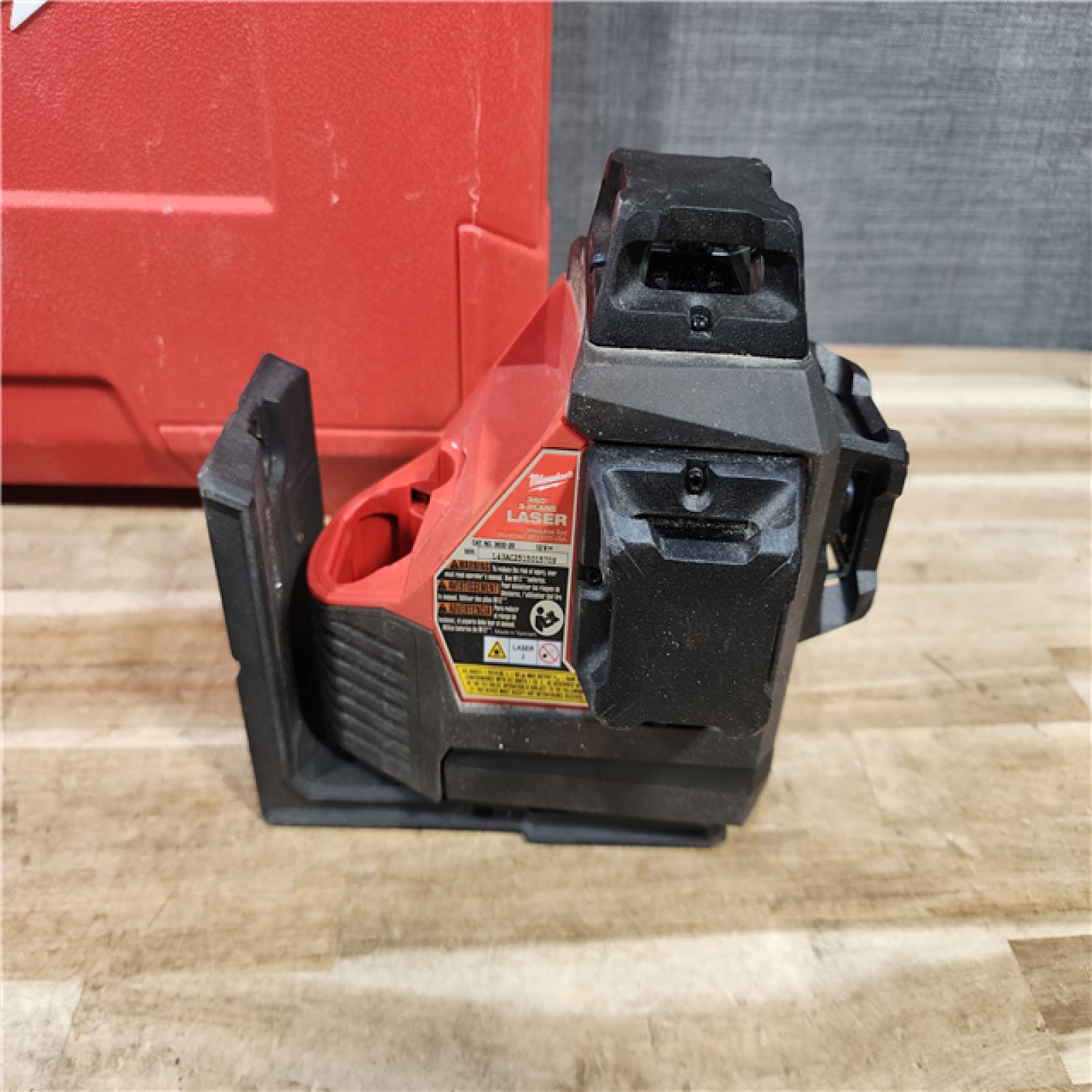 HOUSTON LOCATION - AS-IS Milwaukee 12-Volt Lithium-Ion Cordless Green 250 ft. 3-Plane Laser Level Kit