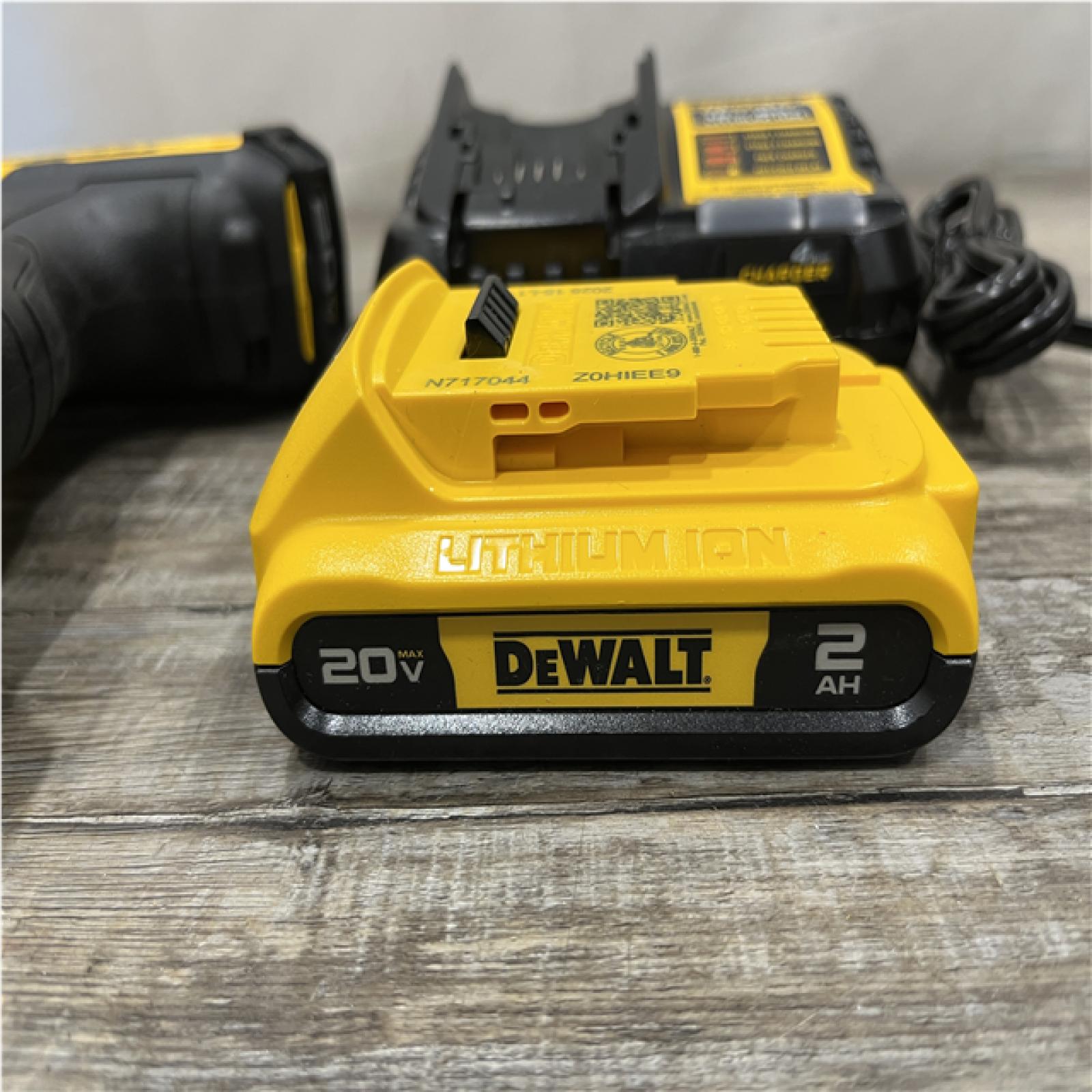 AS-IS DEWALT 20V MAX Cordless Pruner Kit