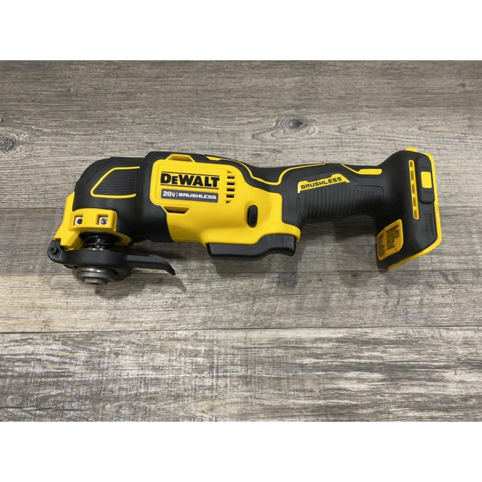 AS-IS DEWALT ATOMIC 20V MAX Cordless Brushless Oscillating Multi Tool Kit