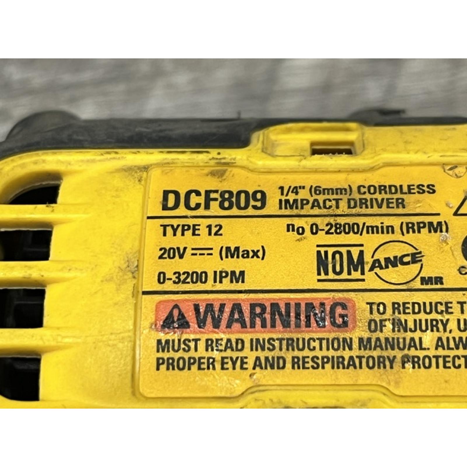 AS-SI DEWALT Atomic 20V Max Lithium-Ion Brushless Cordless Compact 1/4 in. Impact Driver Kit