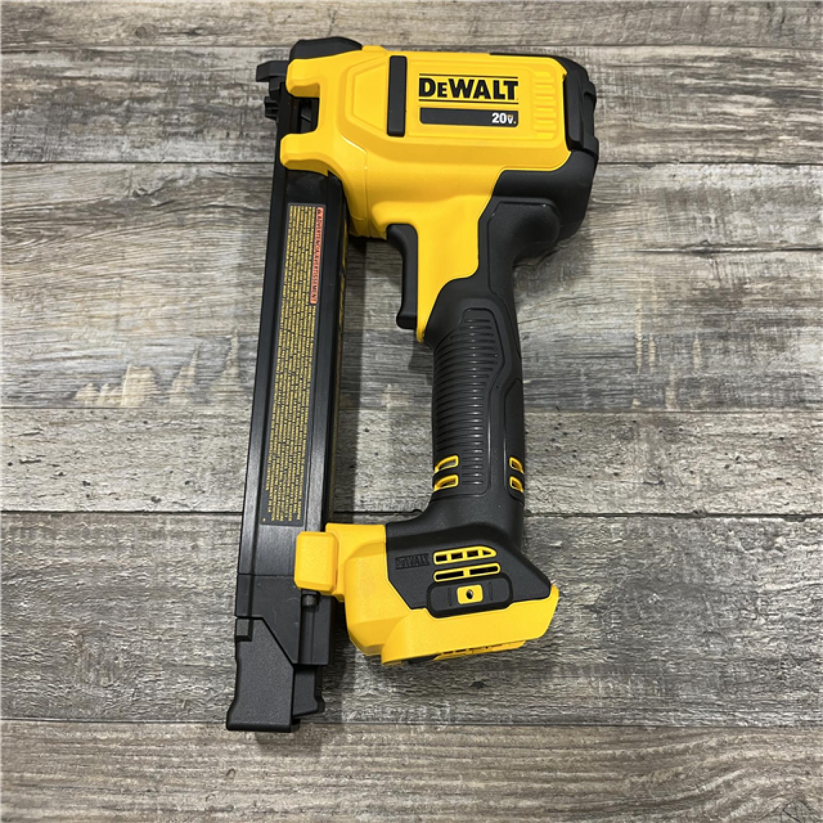 AS-IS DEWALT 20V MAX Lithium-Ion Cordless Cable Stapler Kit