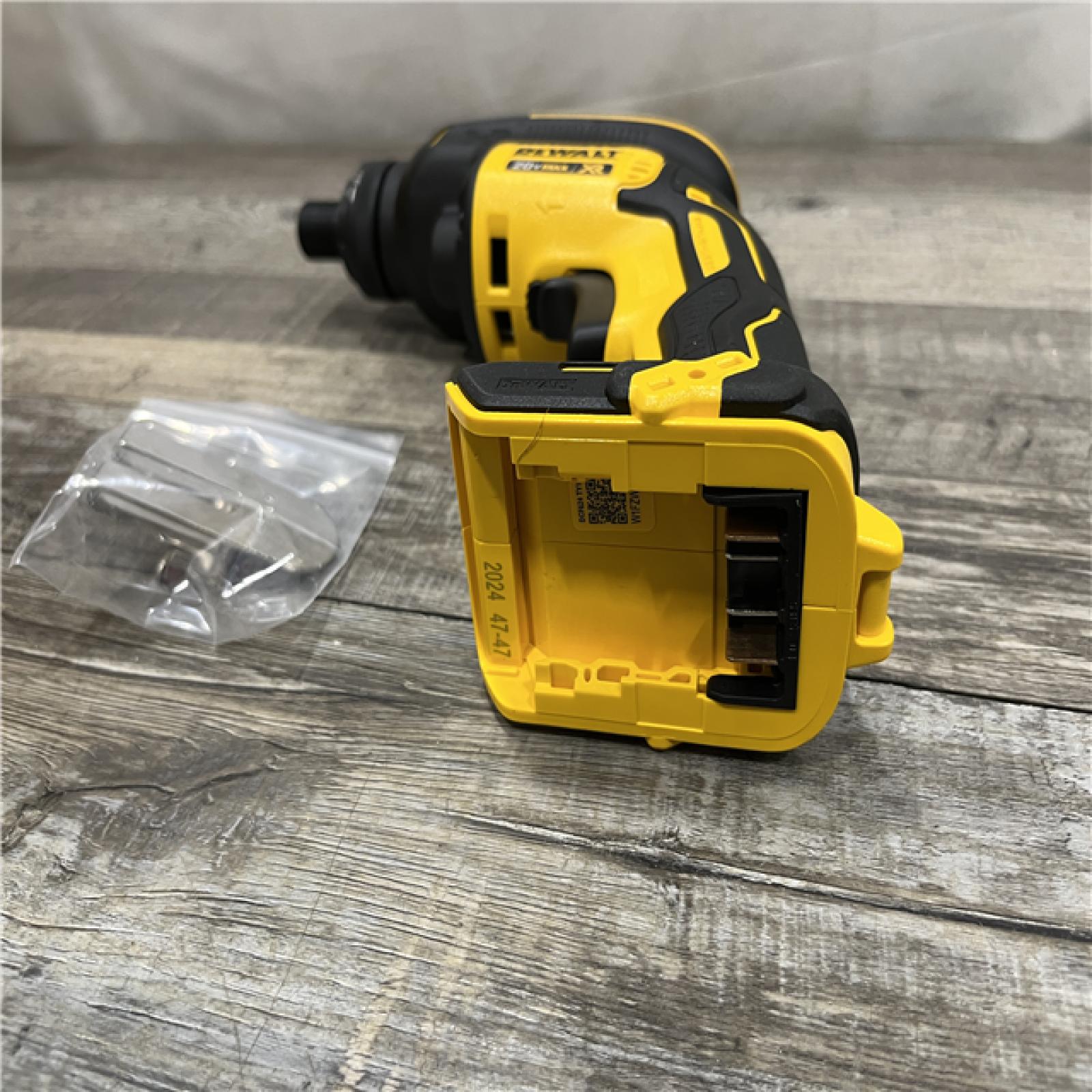 AS-IS DEWALT 20V MAX XR Cordless Brushless Drywall Screw Gun Threaded Clutch Housing (Tool Only)