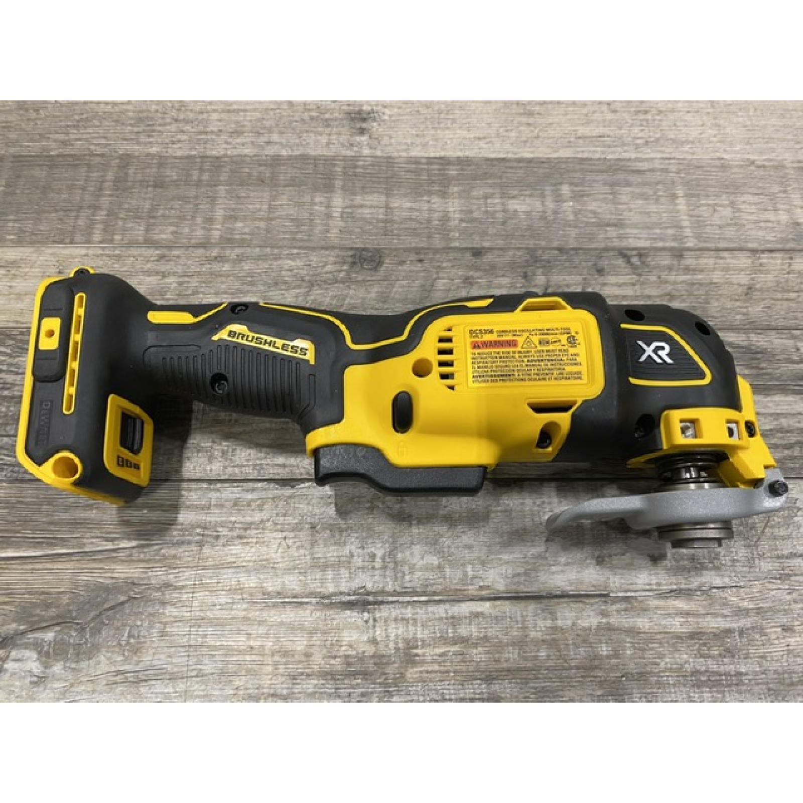 AS-IS DEWALT 20V MAX XR Cordless Brushless 3-Speed Oscillating Multi Tool Kit