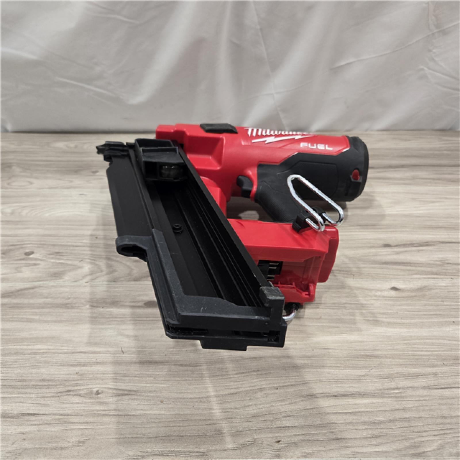 AS-IS Milwaukee 2744-20 M18 FUEL 3-1/2 in. 18V 21-Degree Cordless Framing Nailer (Tool-Only)
