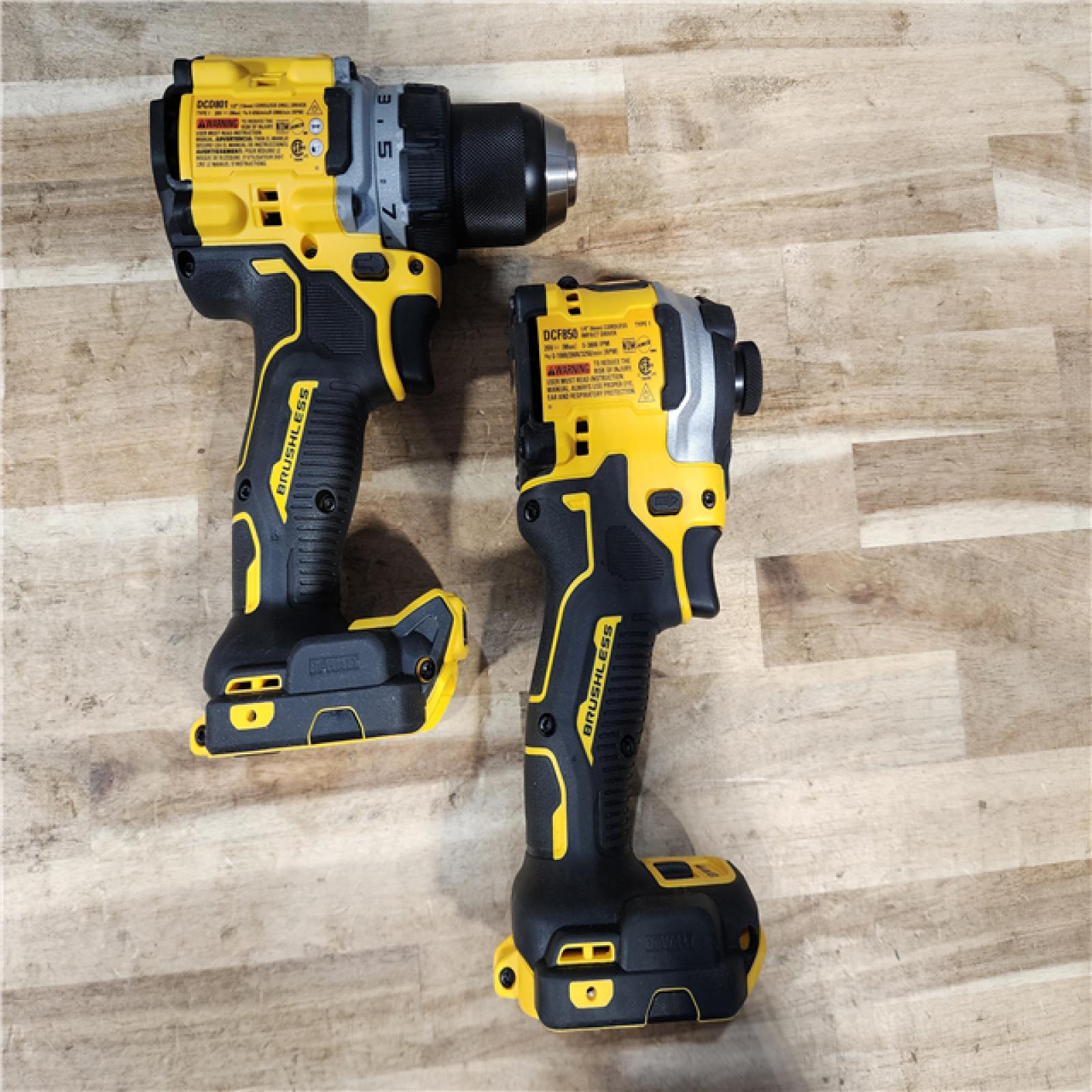 HOUSTON LOCATION - AS-IS DEWALT 2 TOOL COMBO KIT W/ (2) BATTERY & CHARGER