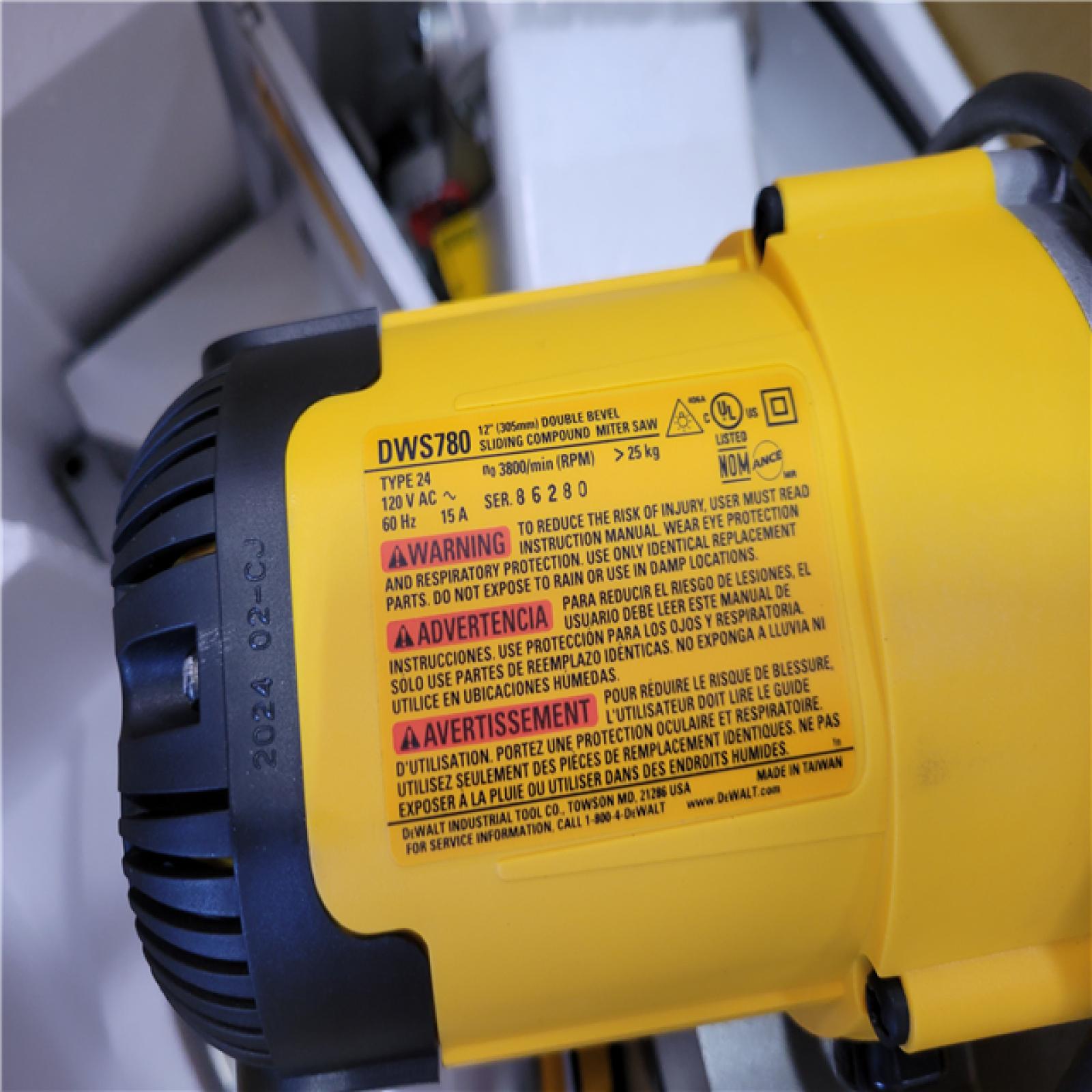 CALIFORNIA NEW DEWALT 12(305MM) DOUBLE-BEVEL COMPOUND MITER SAW