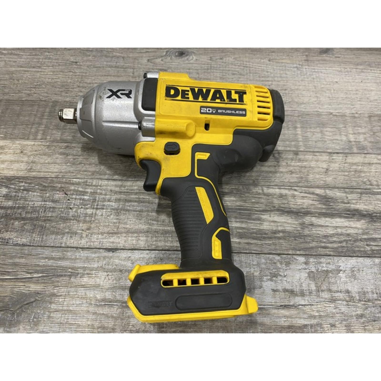 AS-IS DEWALT 20V MAX Lithium-Ion Cordless 1/2 in. Impact Wrench Kit