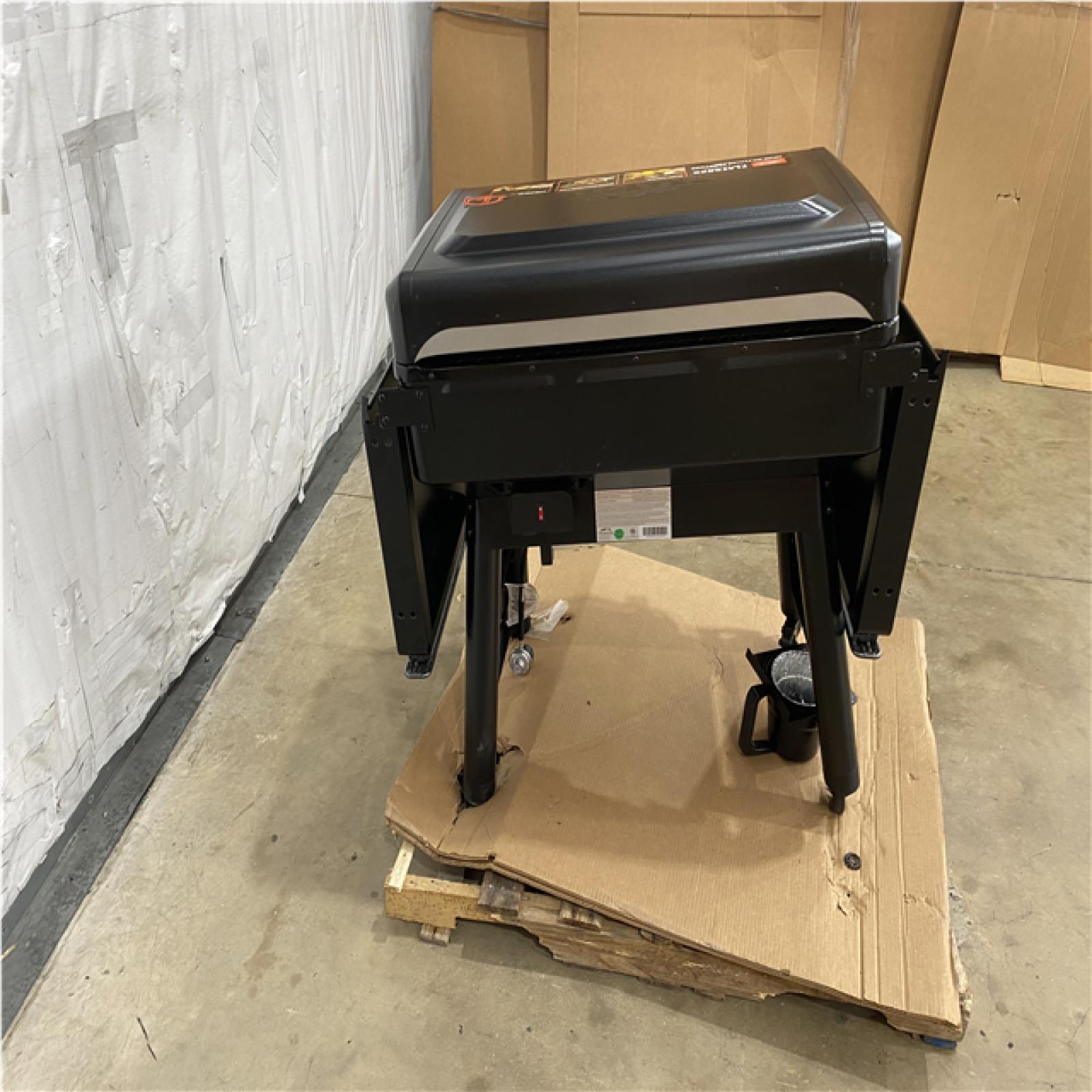 Houston Location - AS-IS home improvement pallet TRAEGER FLAT TOP GRILL