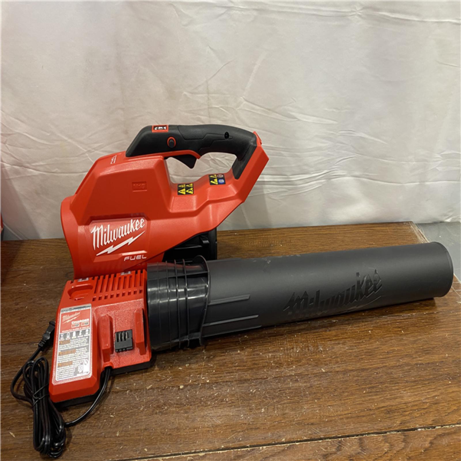 AS-IS Milwaukee M18 FUEL 120 MPH 450 CFM 18V Lithium-Ion Brushless Cordless Handheld Blower