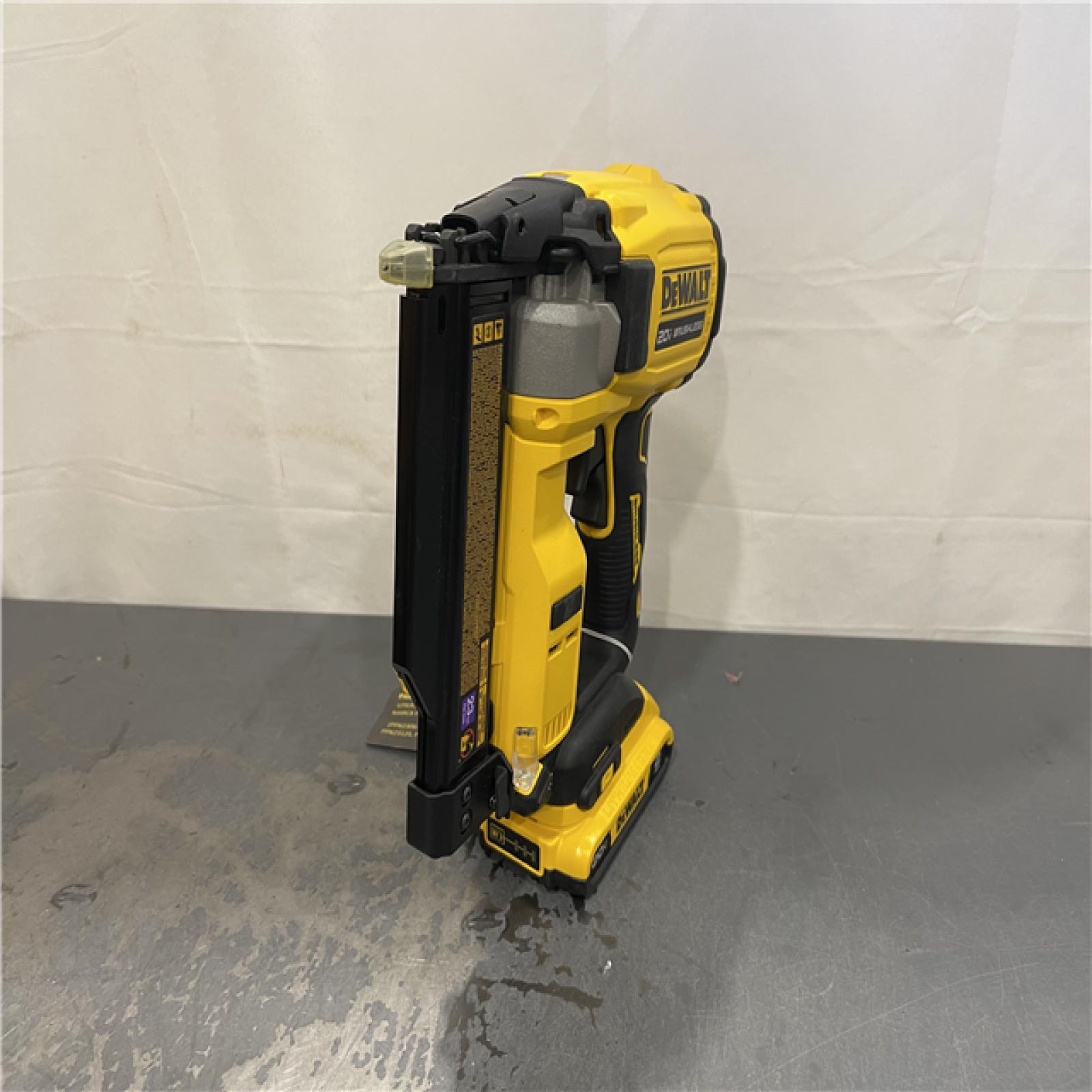 AS-IS - DeWalt ATOMIC 20V MAX Lithium Ion Cordless 23 Gauge Pin Nailer Kit