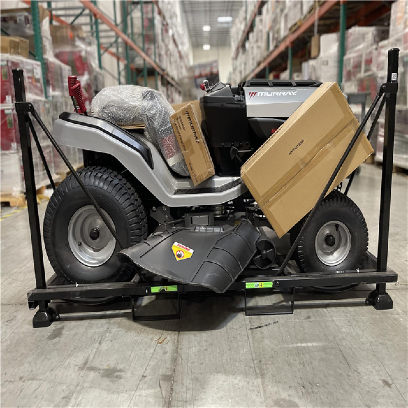 DALLAS LOCATION - Murray MT200 42 in. 19.0 HP 540cc EX1900 Series Briggs and Stratton Engine Automatic Gas Riding Lawn Tractor Mower