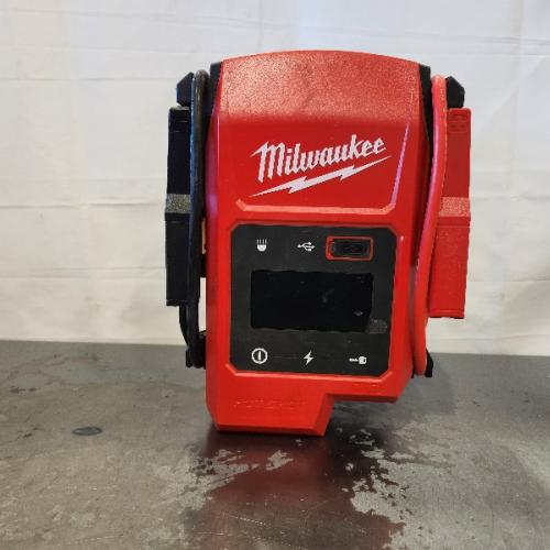 AS-IS- Milwaukee M18 18V Lithium-Ion Cordless 2000 Peak Amp HOTSHOT Jump Starter (Tool-Only)