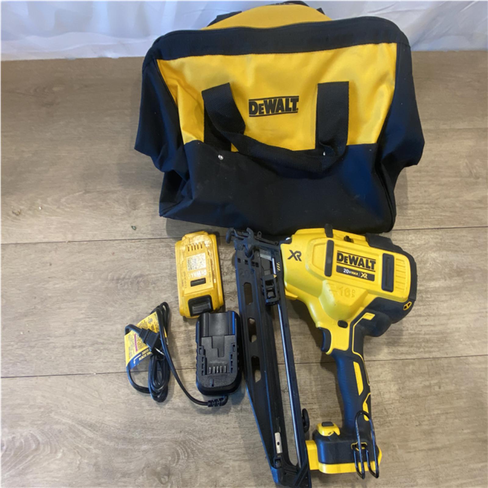 AS-IS DEWALT 20V MAX XR 16-Gauge Electric Cordless Angled Finishing Nailer Kit