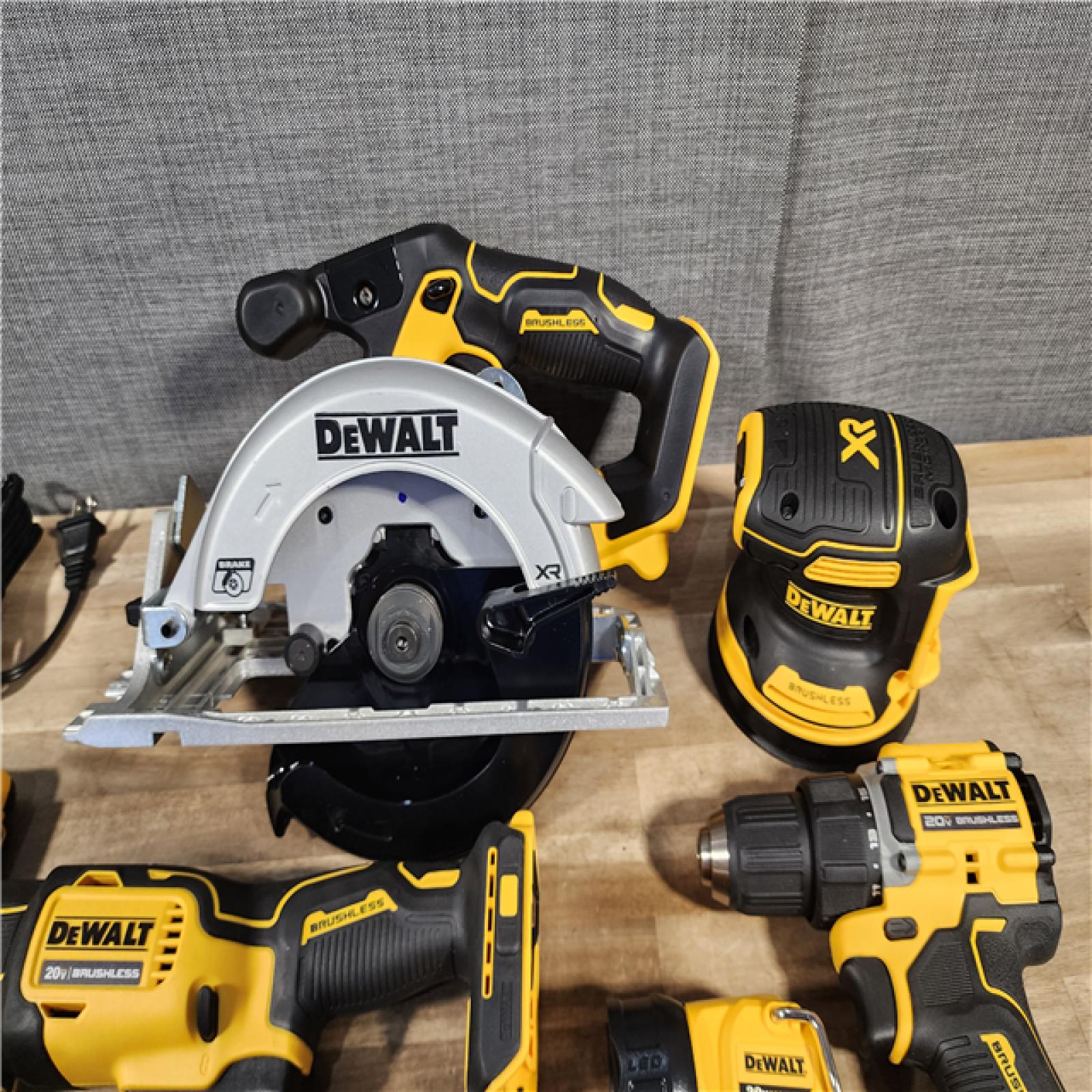 HOUSTON LOCATION - AS-IS DEWALT 20-Volt MAX Lithium-Ion Cordless 6-Tool Combo Kit with 2.0 Ah Battery, 5.0 Ah Battery and Charger