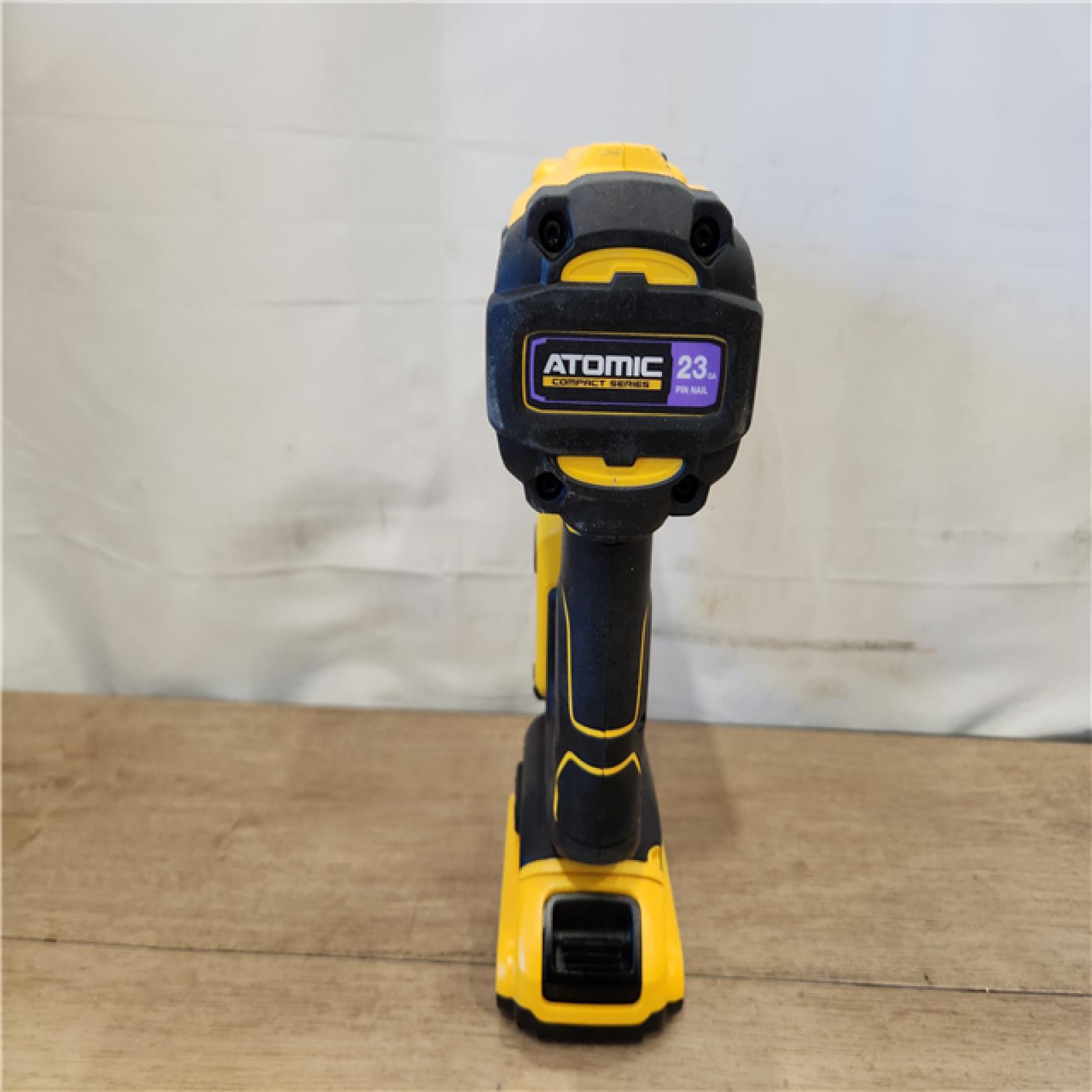 AS-IS- DEWALT ATOMIC 20V MAX Lithium Ion Cordless 23 Gauge Pin Nailer Kit