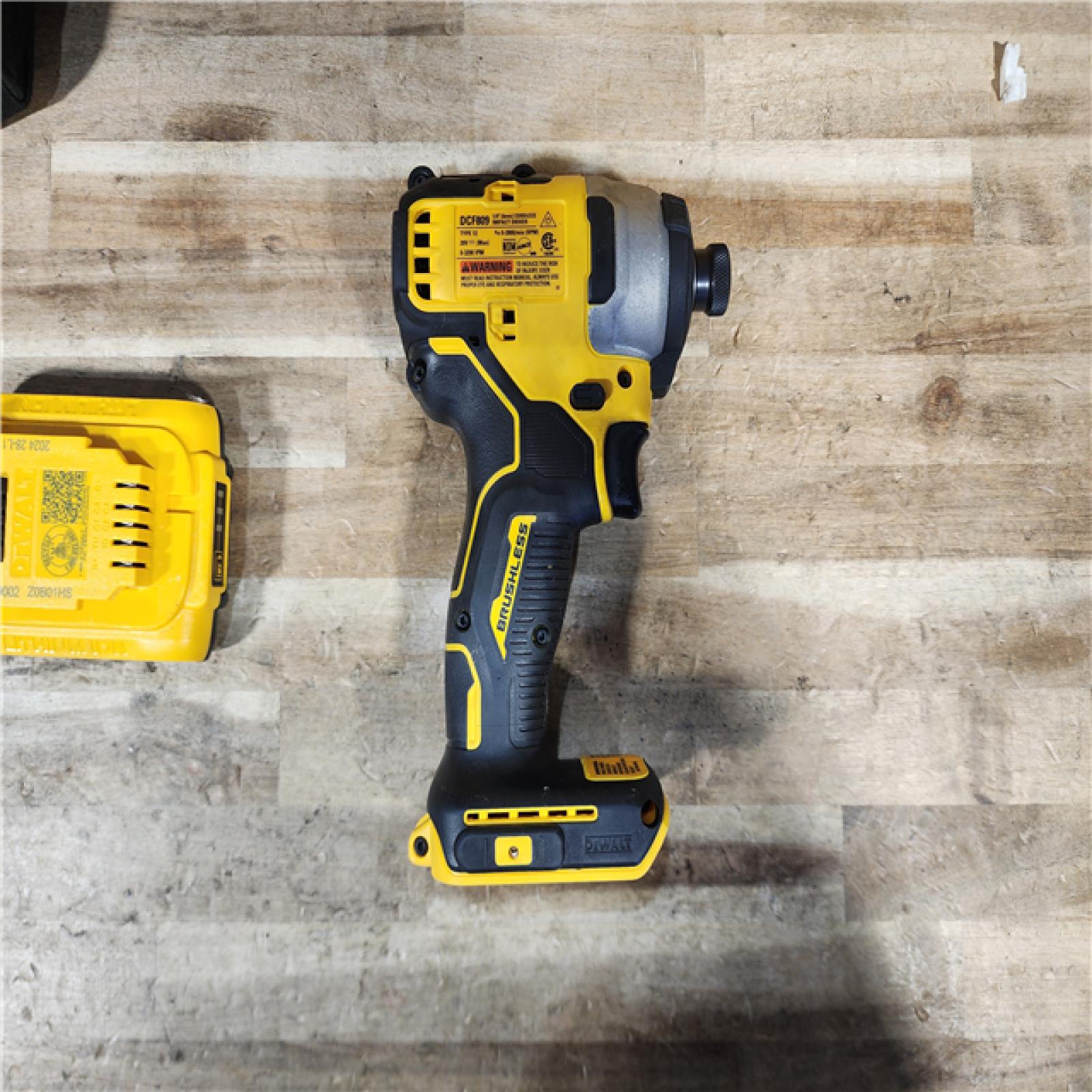 HOUSTON LOCATION - AS - IS DEWALT Atomic 20V Max Lithium-Ion Brushless Cordless Compact 1/4 in. Impact Driver Kit