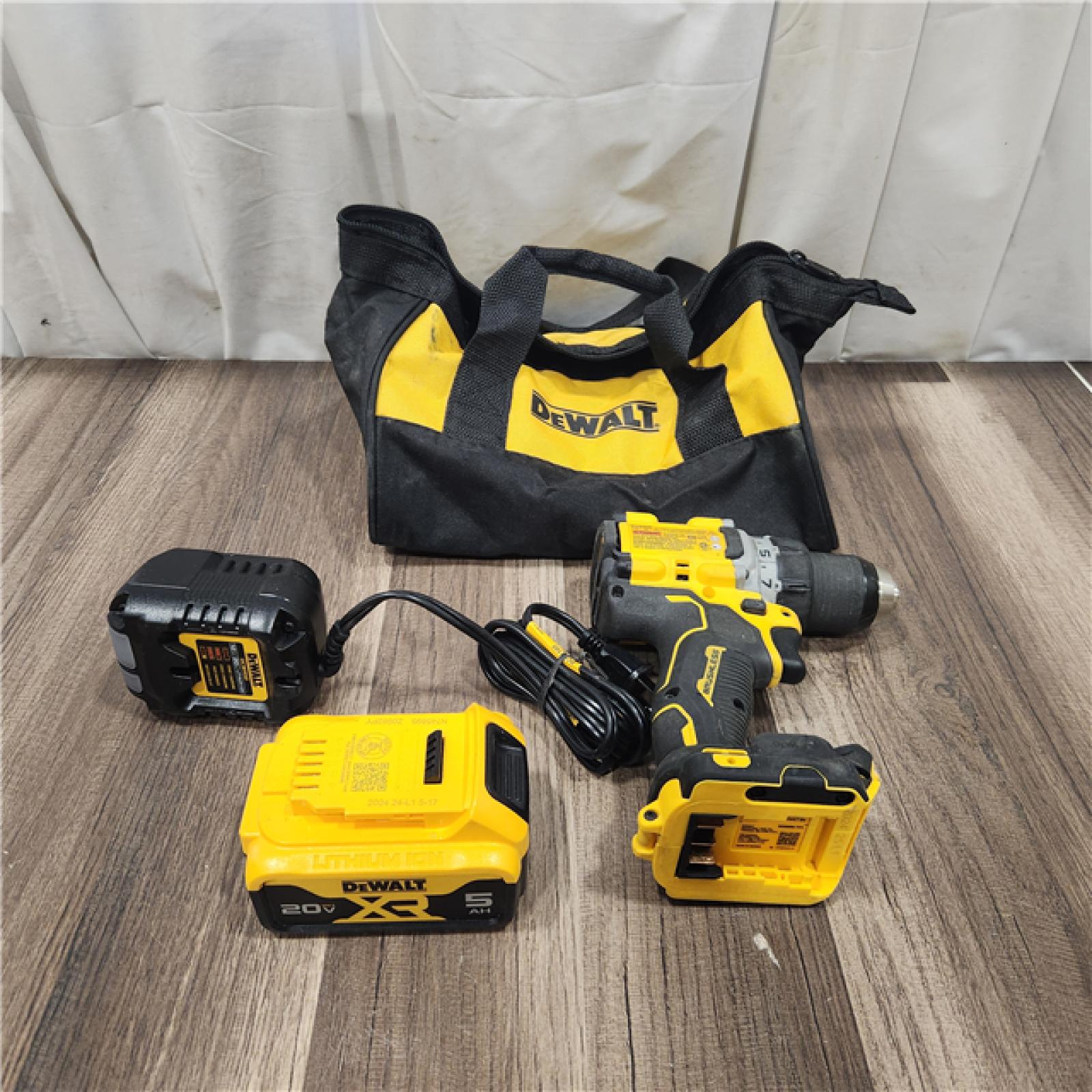 AS IS DEWALT 20V MAX XR Brushless Cordless 1/2 Drill/Driver Kit
