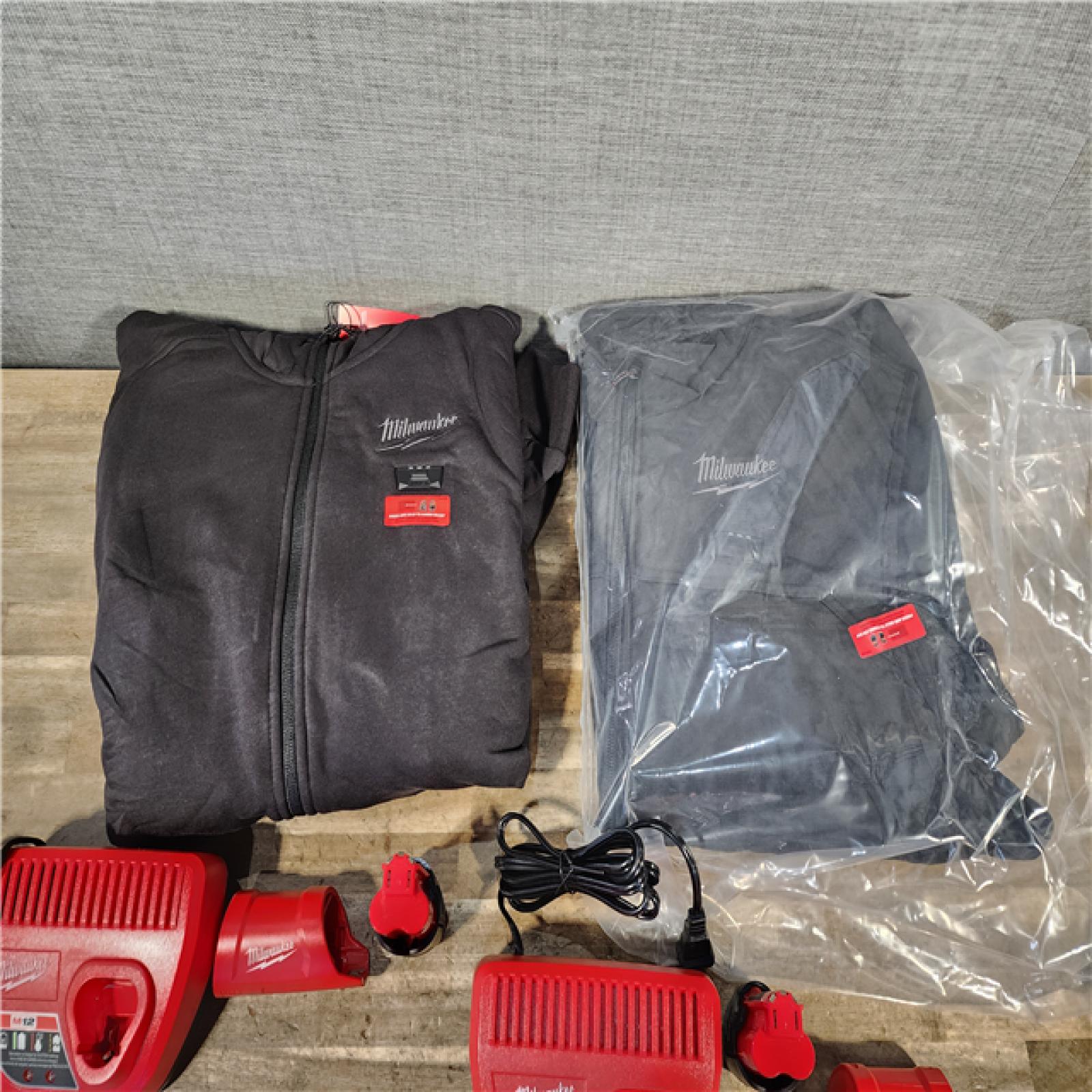 HOUSTON LOCATION - AS-IS MILWAUKEE 2 HEATED CLOTHING COMBO KIT