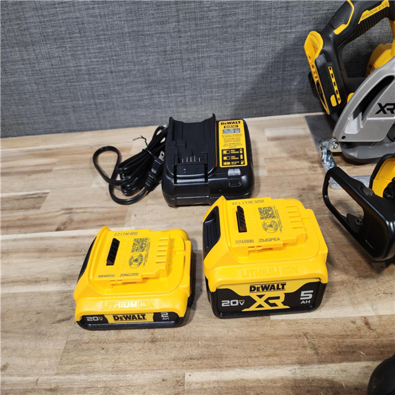HOUSTON LOCATION - AS-IS DEWALT 20V MAX Lithium-Ion Cordless 6-Tool Combo Kit
