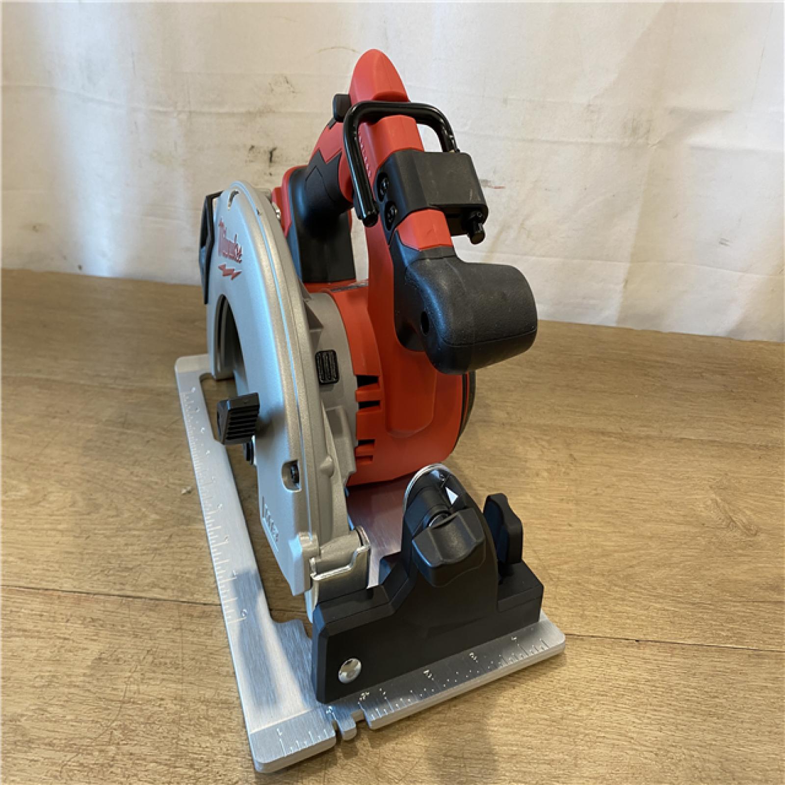 AS-IS Milwaukee 18V Lithium-Ion Brushless Cordless 7-1/4 in. Circular Saw (Tool-Only)