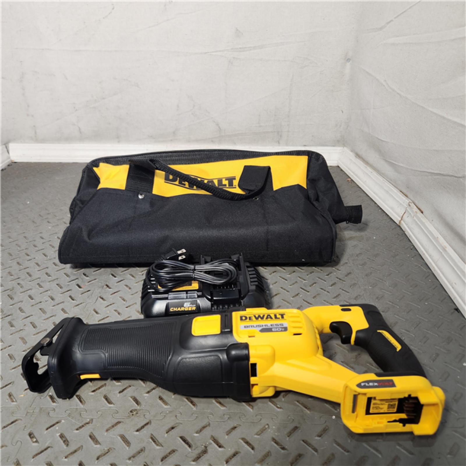HOUSTON LocationASISDEWALT DCS389X1 60V MAX FLEXVOLT LithiumIon Brushless Cordless