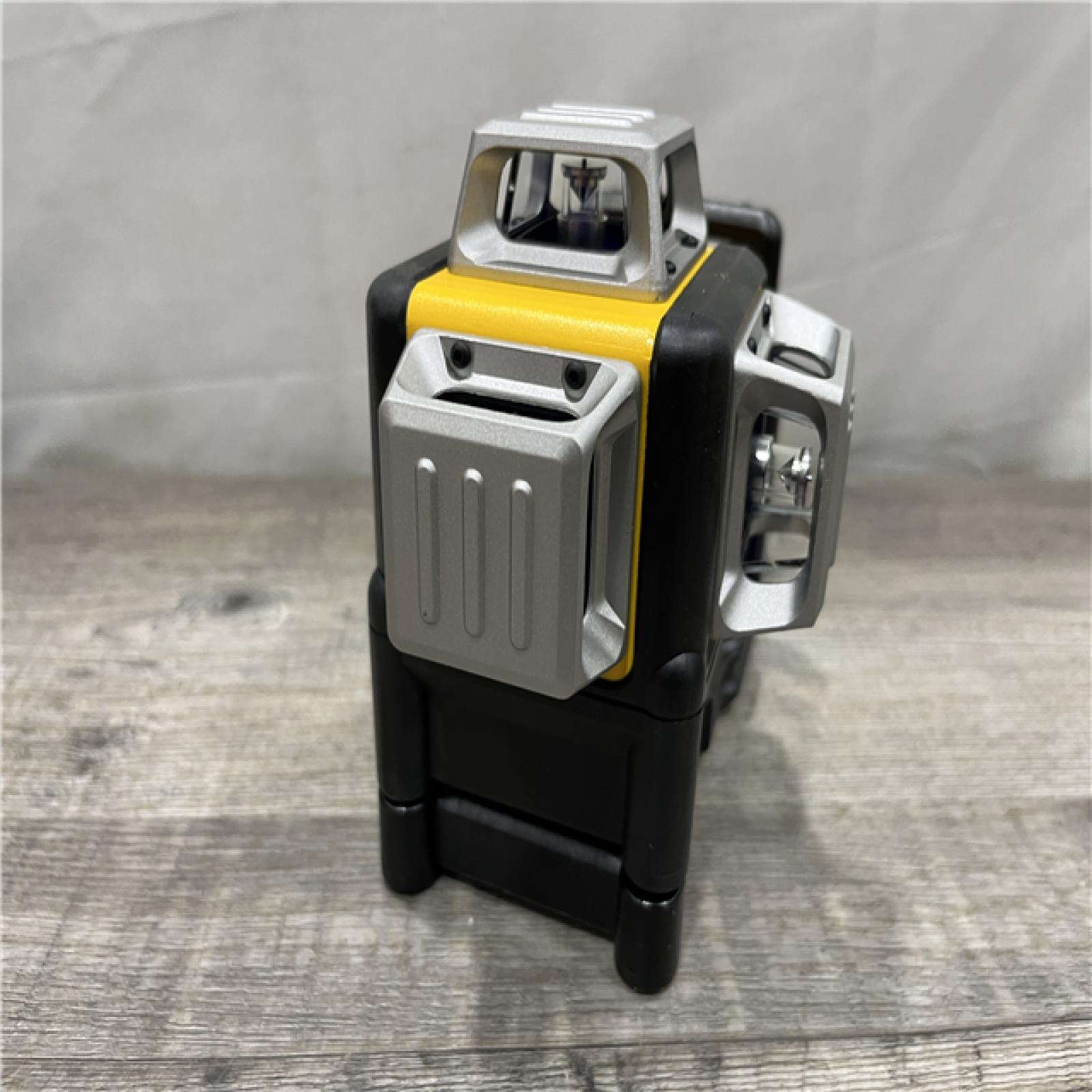 AS-IS DEWALT 12V MAX Lithium-Ion 100 ft. Green Self-Leveling 3-Beam 360 Degree Laser Level Kit