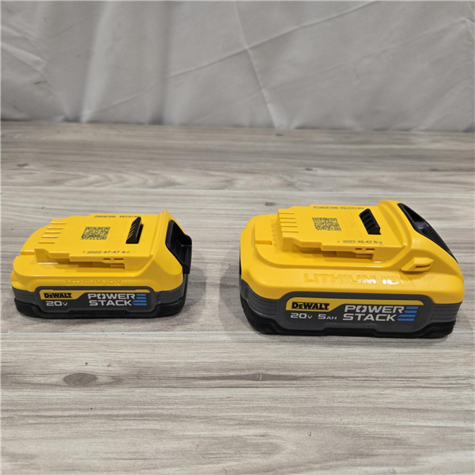AS-IS Dewalt 20V MAX POWERSTACK Lithium-Ion Batteries and Charger Starter Kit (1.7 Ah/5 Ah) - DCBP315-2C
