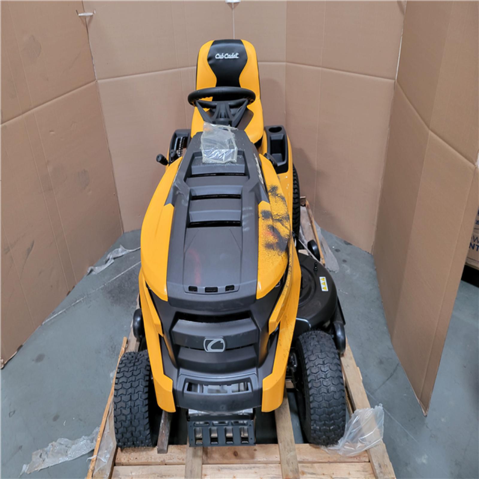 CALIFORNIA AS-IS CUB CADET LT46 RIDING MOWER