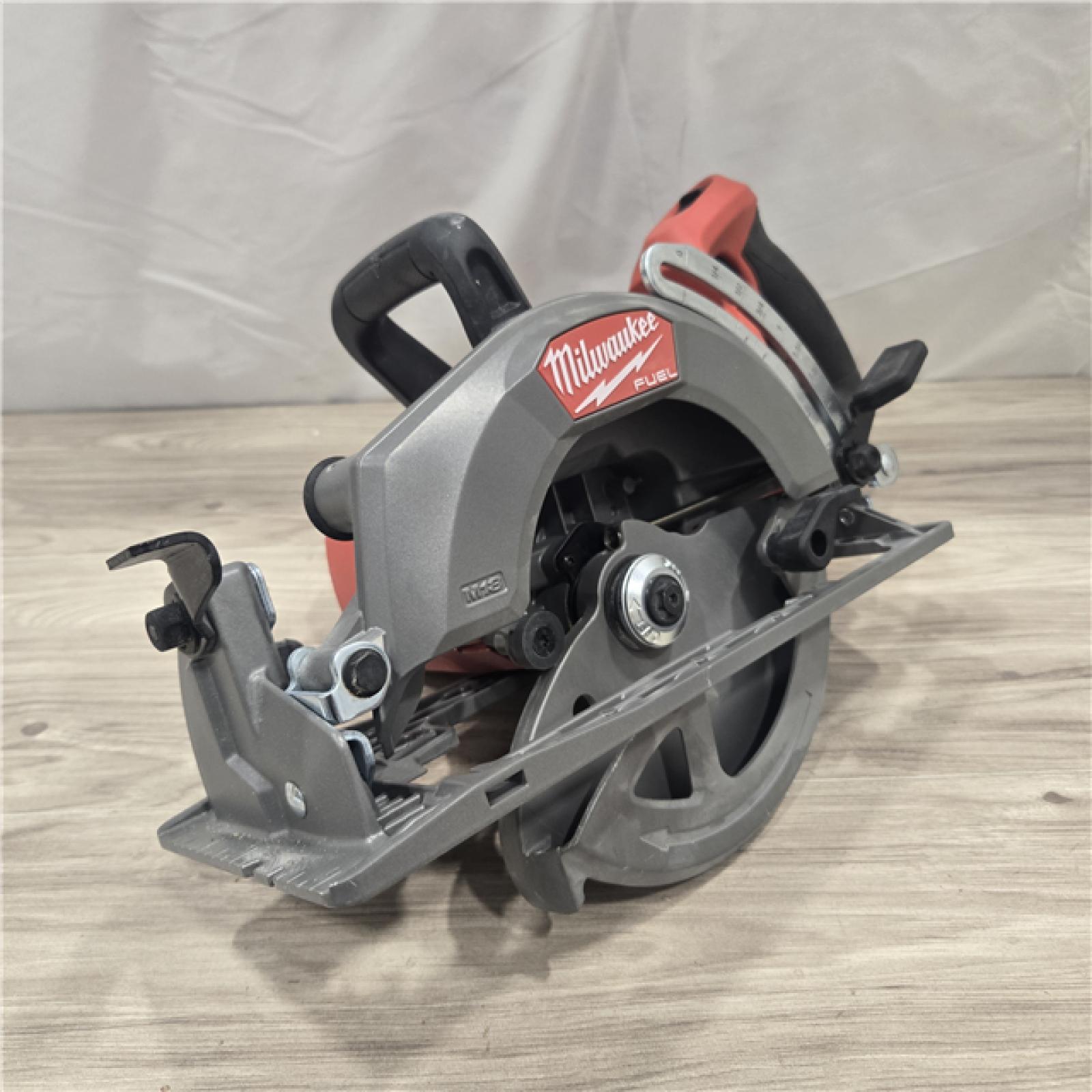 AS-IS MILWAUKEE 7-1/4 REAR HANDLE CIRCULAR SAW (TOOL ONLY)
