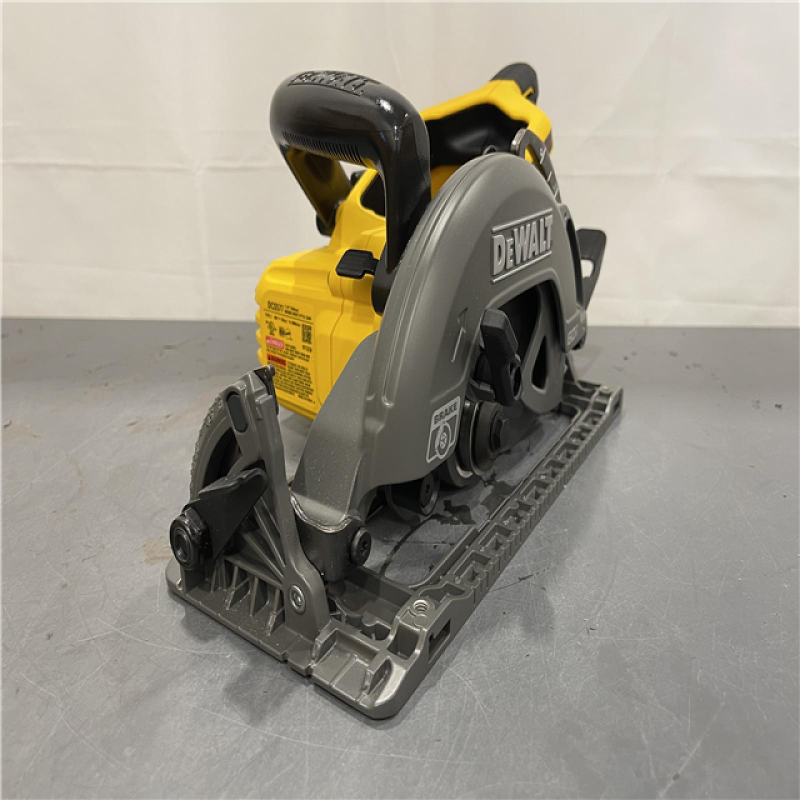 AS-IS - DEWALT FLEXVOLT 60V MAX Cordless Brushless 7-1/4 in. Wormdrive Style Circular Saw