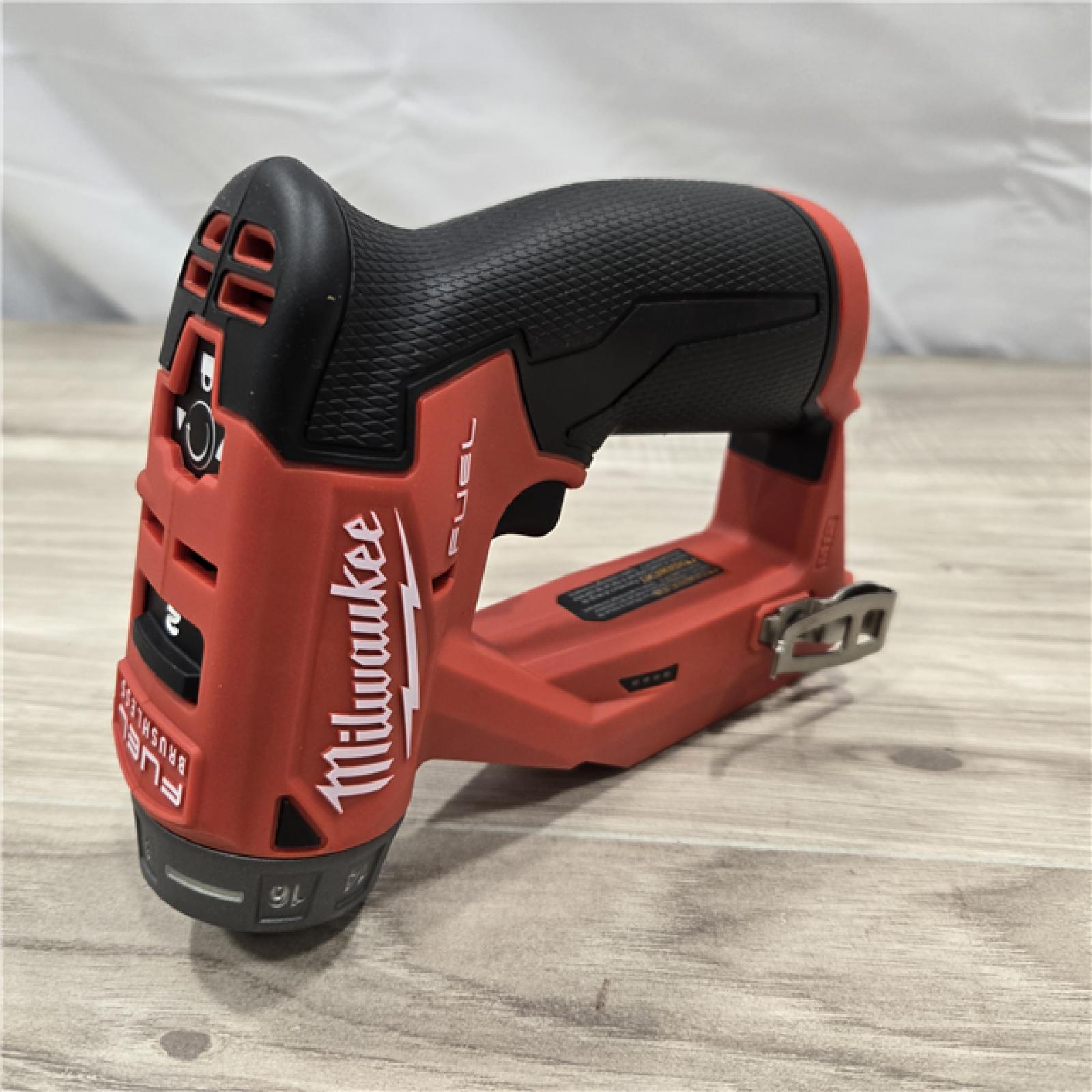 LIKE NEW! - Milwaukee 2505-22 M12 FUEL Cordless Installation Drill Driver Kit