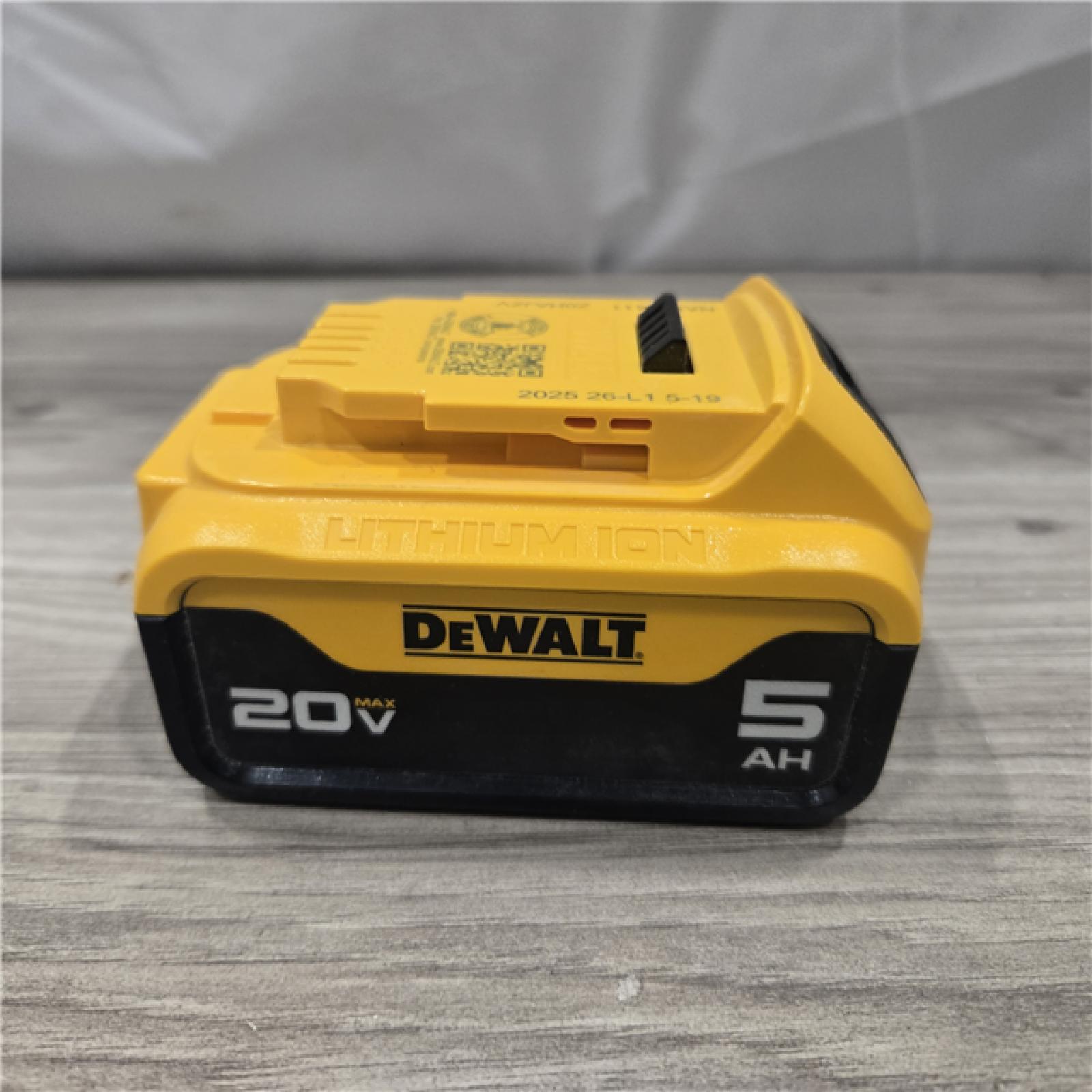 AS-IS DEWALT 20-Volt Maximum XR 5.0 Ah Battery Pack and Charger Kit