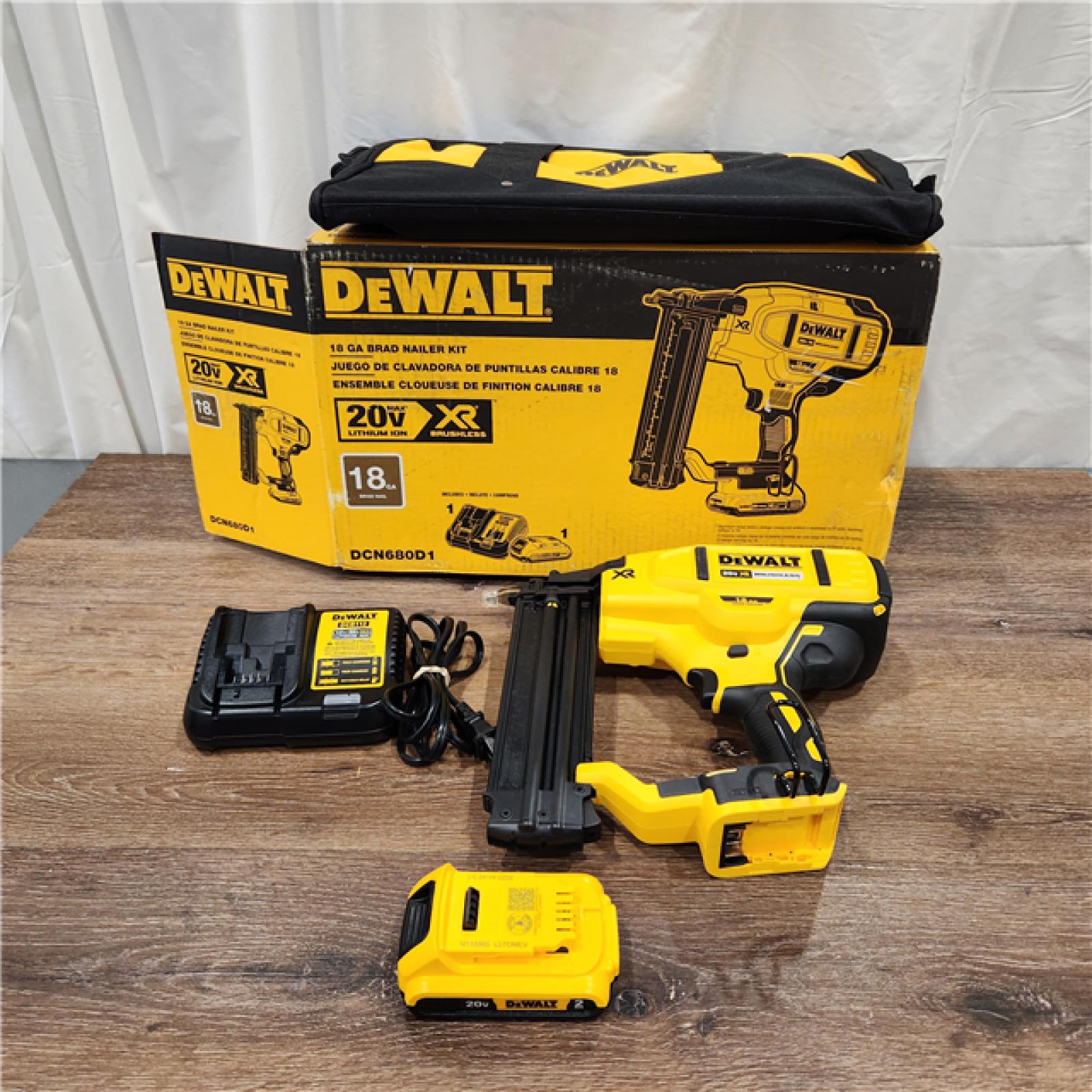 ASIS DEWALT 20V MAX XR LithiumIon 18Gauge Electric Cordless Brad Nailer Kit