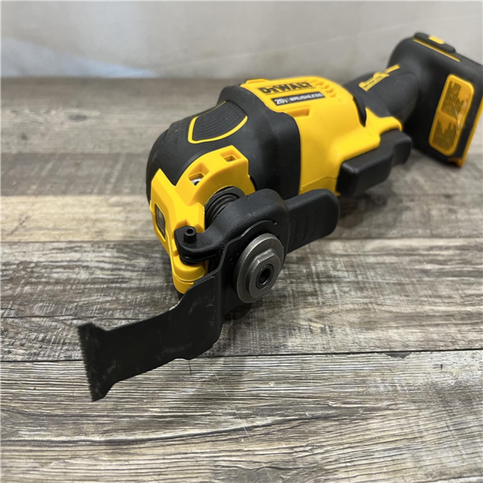 AS-IS DEWALT ATOMIC 20V MAX Cordless Brushless Oscillating Multi Tool (Tool Only)