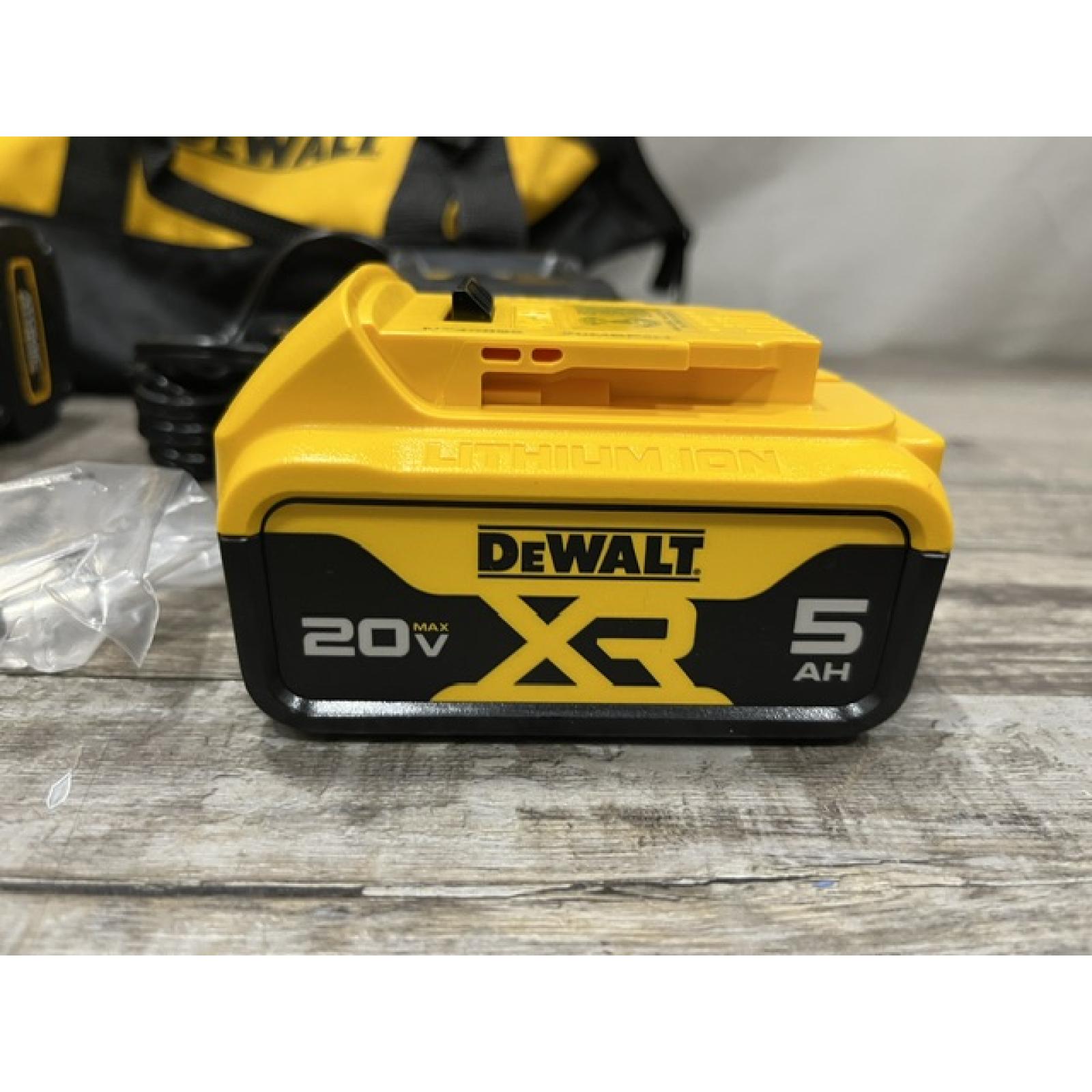 AS-IS DEWALT ATOMIC 20V MAX Lithium-Ion Cordless 1/4 in. Brushless Impact Driver Kit
