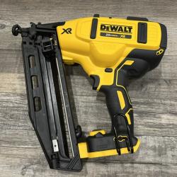 AS-IS DEWALT 20V MAX XR 16-Gauge Electric Cordless Angled Finishing Nailer Kit