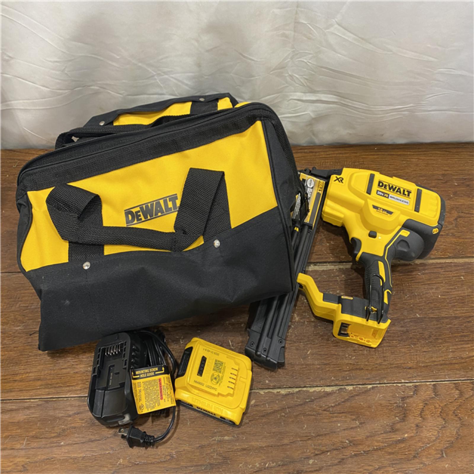 AS-IS DEWALT 20V MAX XR 18 Gauge Brad Nailer Kit