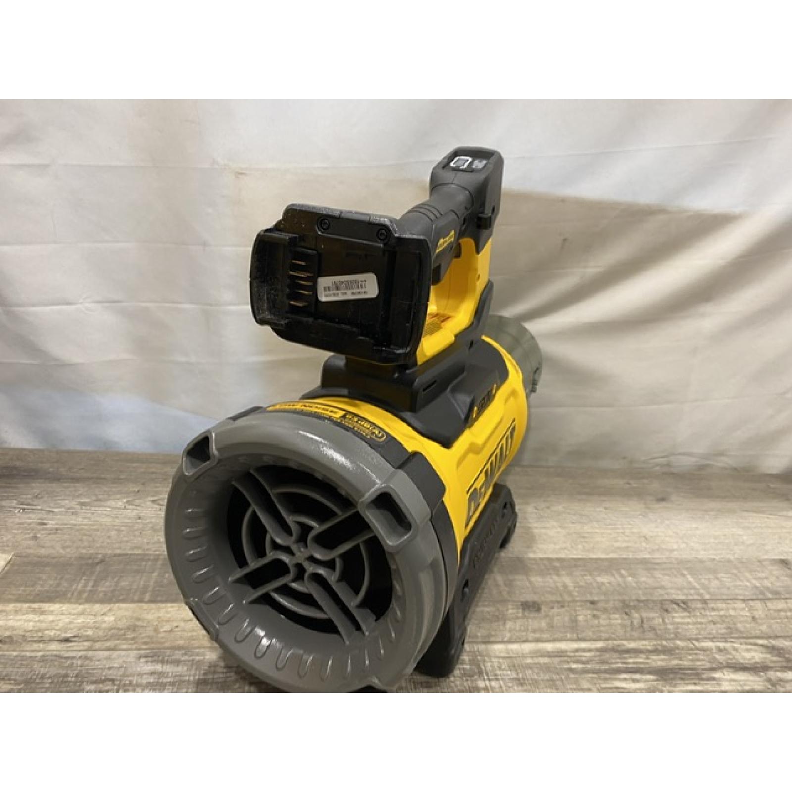AS-IS DEWALT FLEXVOLT 60V MAX 160 MPH 760 CFM Brushless Cordless Axial Blower Kit