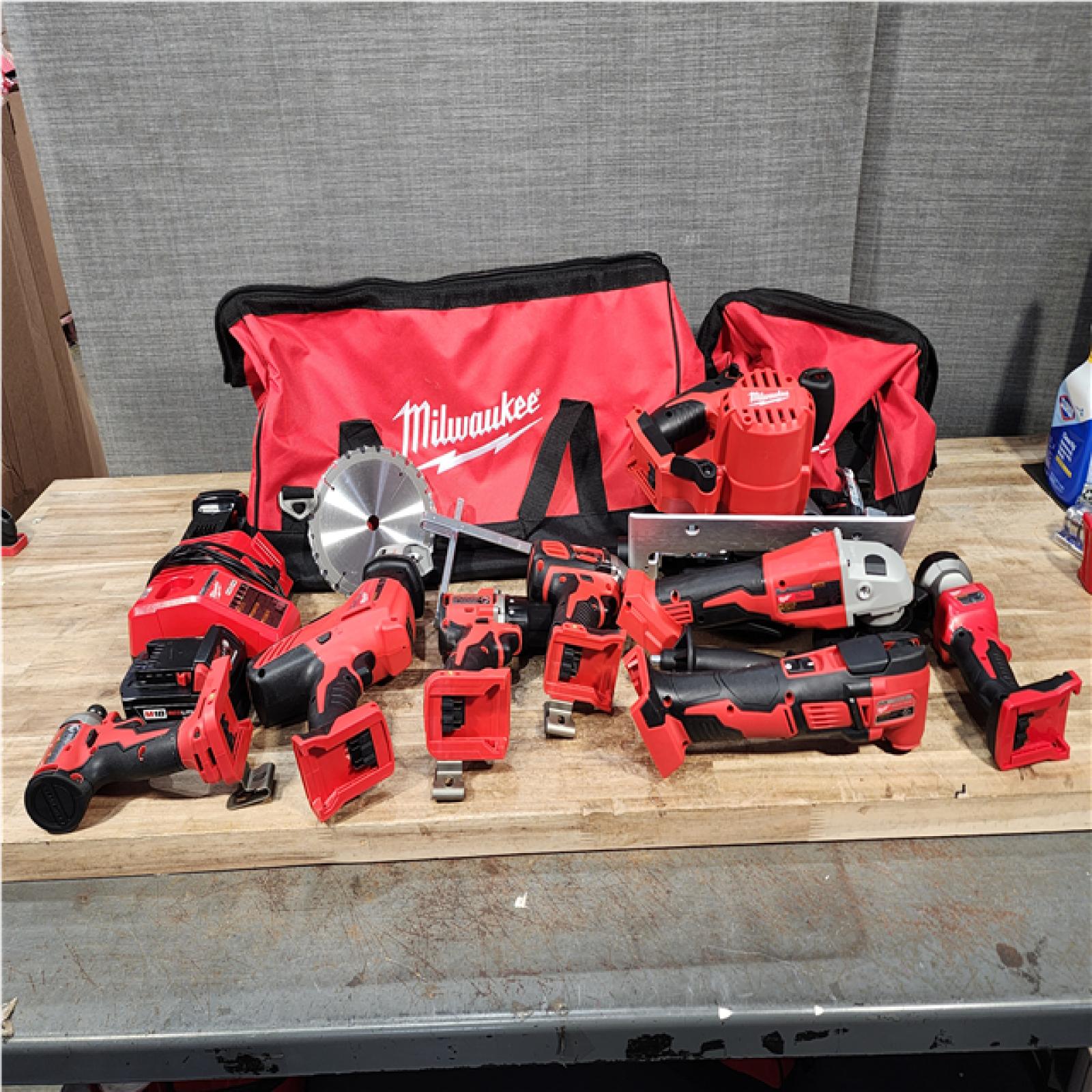 Houston Location AS-IS  Milwaukee 18V Lithium-Ion Cordless (8-Tool) Combo Kit