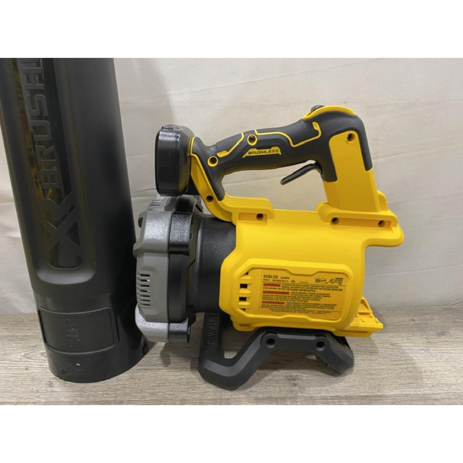 AS-IS DEWALT 20V MAX* XR Brushless Cordless Handheld Blower Kit