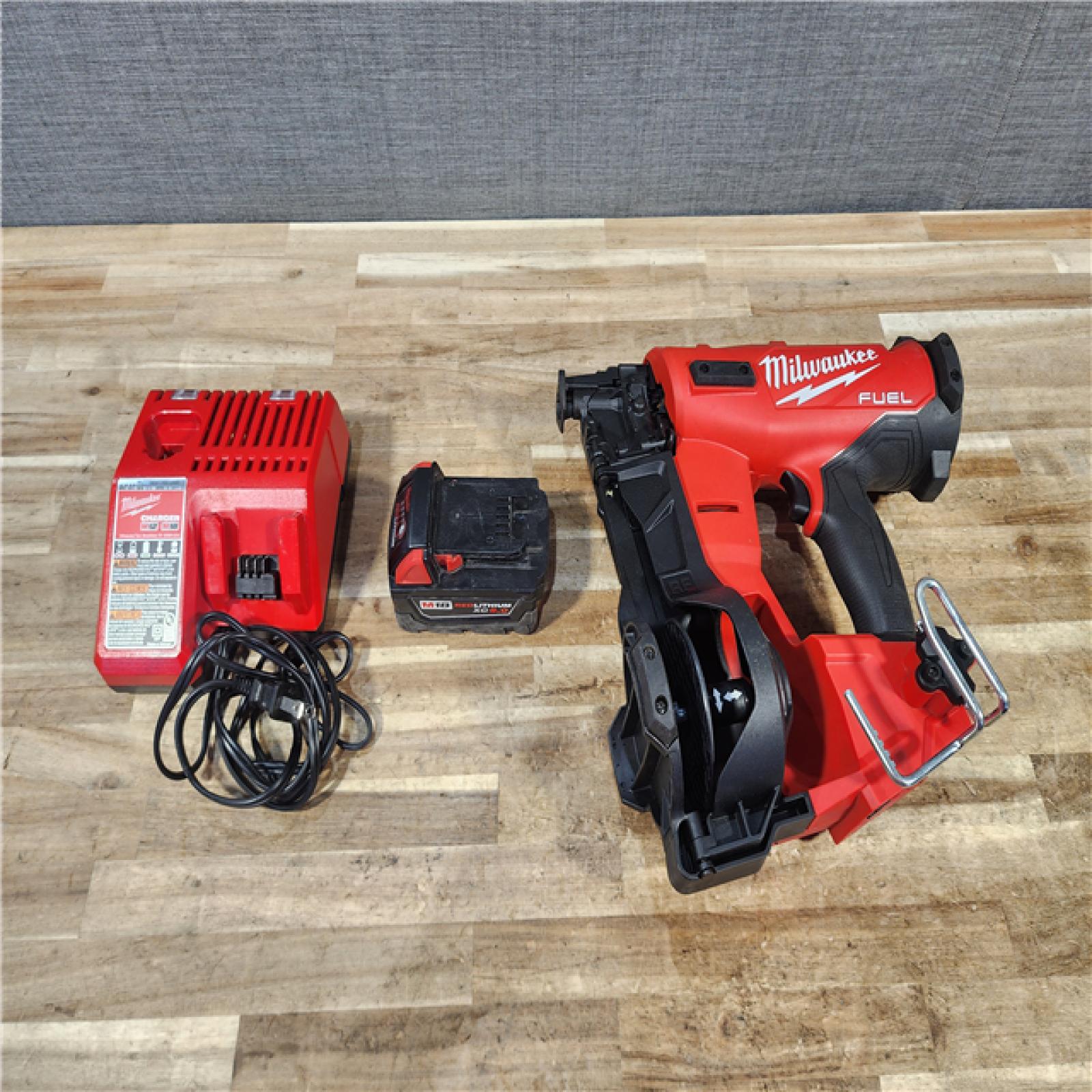 HOUSTON LOCATION - AS - IS Milwaukee FUEL 18-Volt Lithium-Ion Brushless Cordless Coil Roofing Nailer Combo Kit