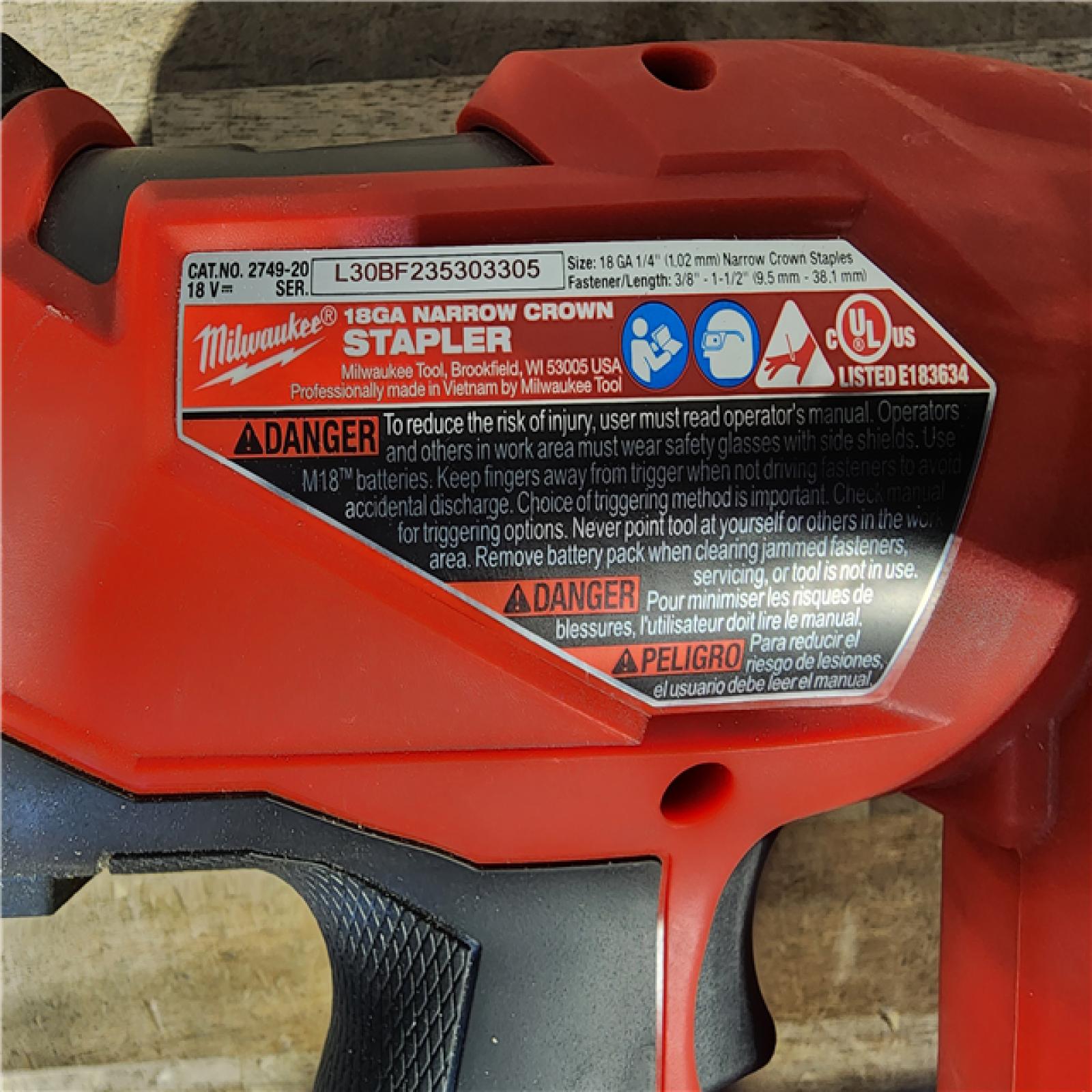 HOUSTON LOCATION - AS-IS MILWAUKEE FUEL 18-Volt Lithium-Ion Brushless Cordless 18-Gauge 1/4 in. Narrow Crown Stapler (Tool-Only)